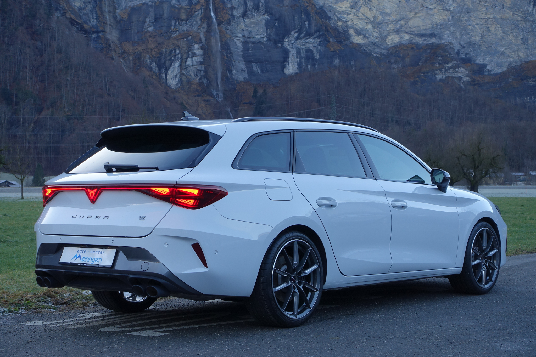 listing desktop thumbnail image 5