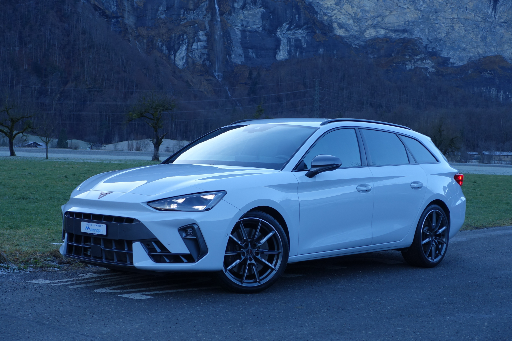 listing desktop thumbnail image 1