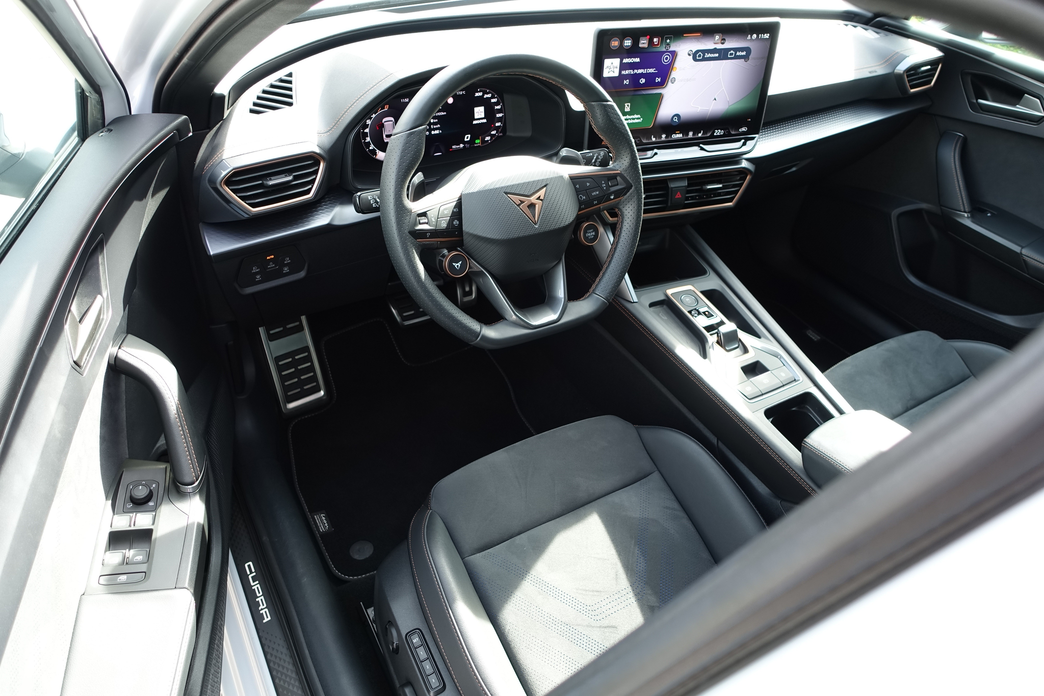 listing desktop thumbnail image 11