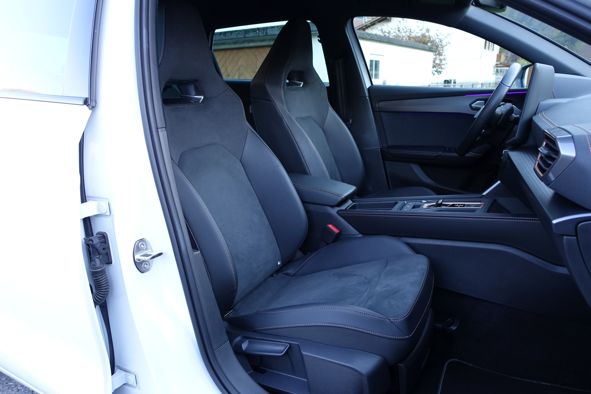 listing desktop thumbnail image 15