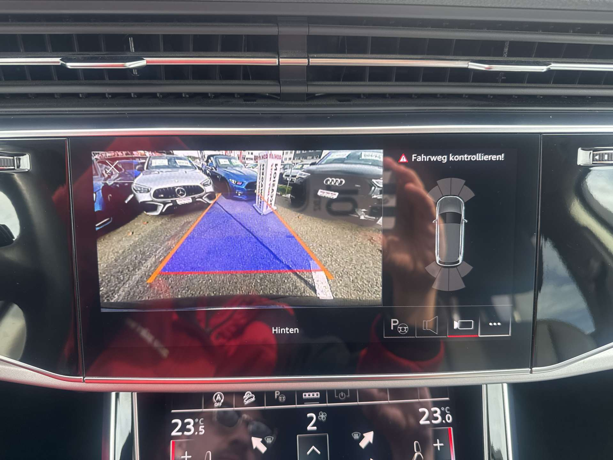 listing desktop thumbnail image 9