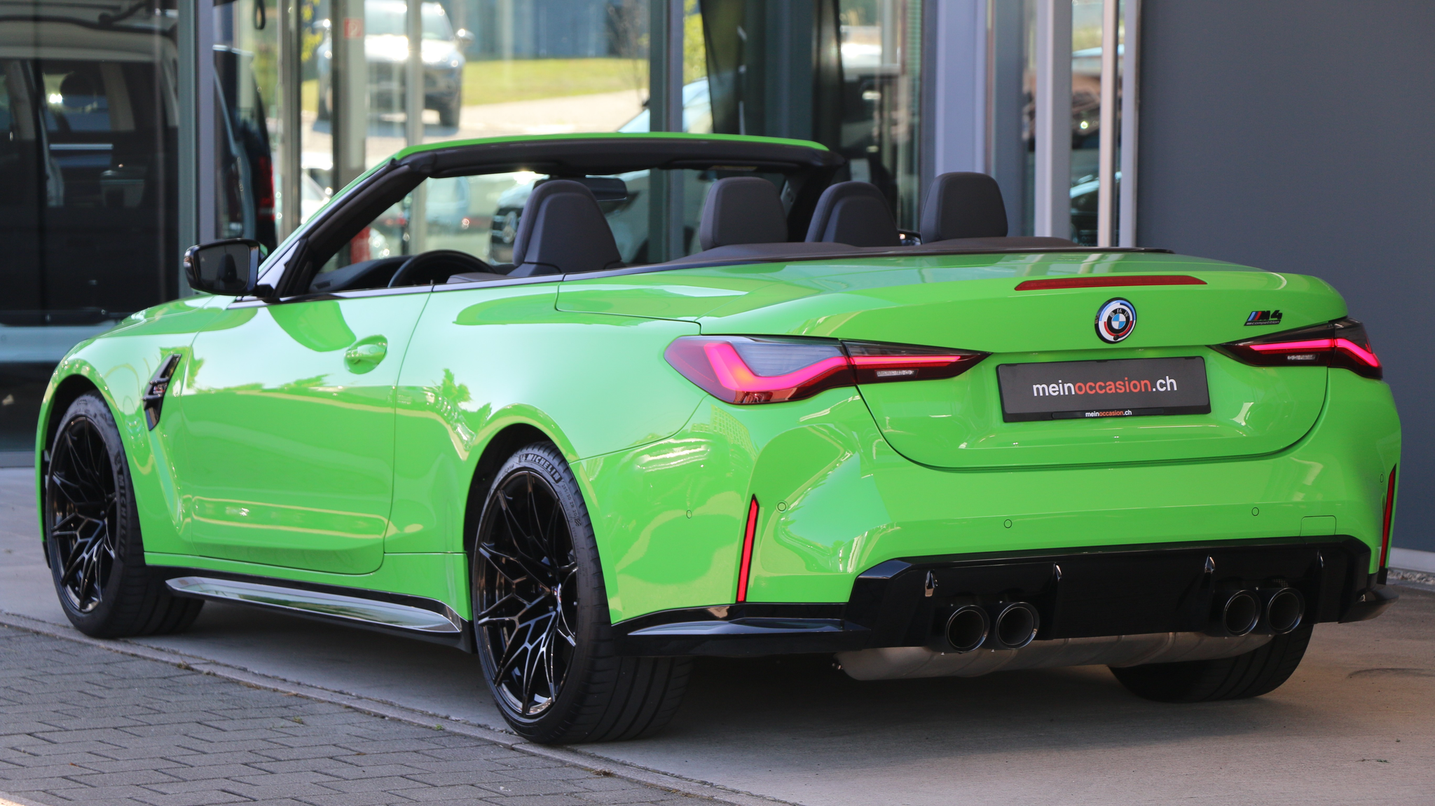 listing desktop thumbnail image 7