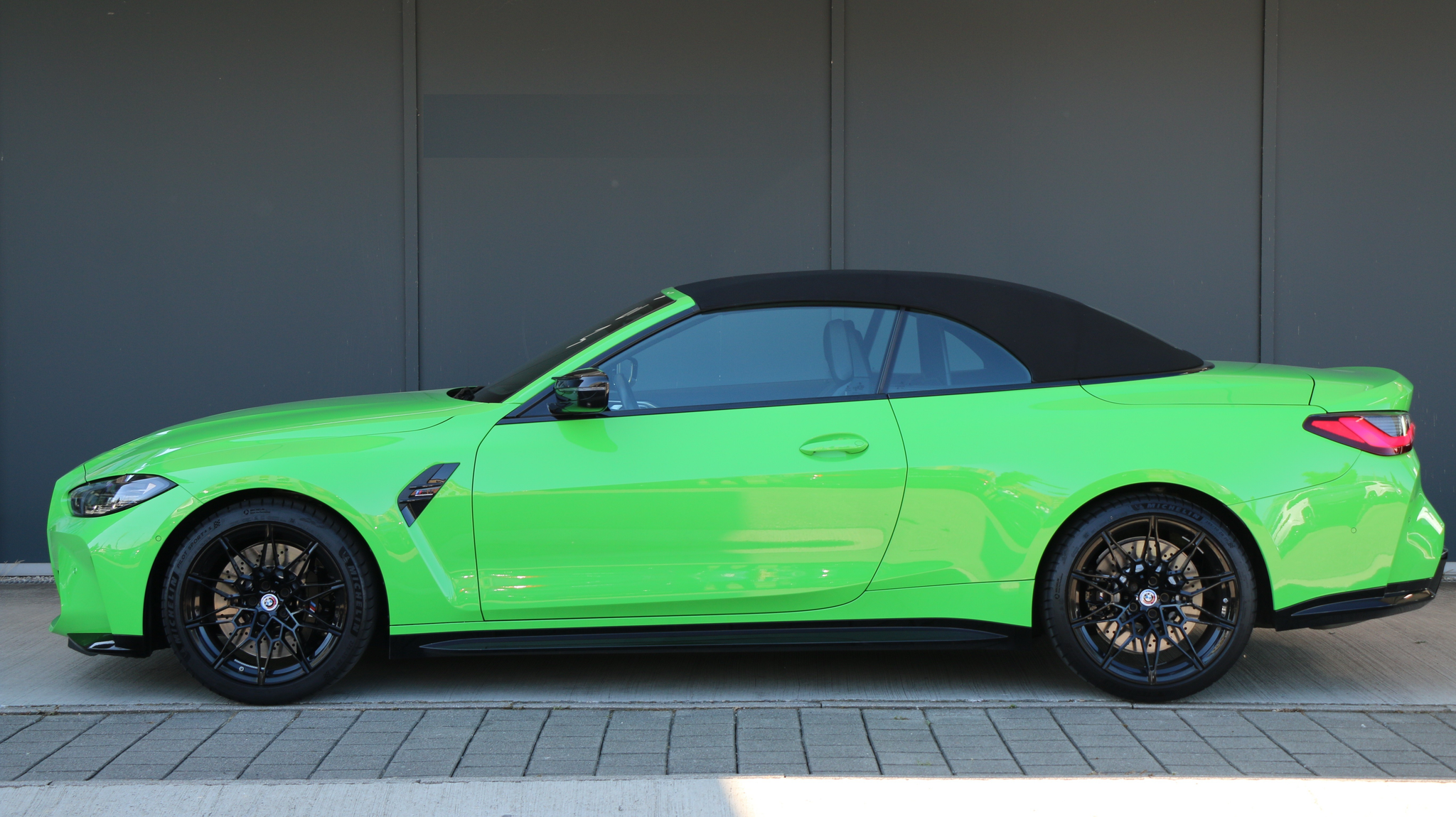 listing desktop thumbnail image 4