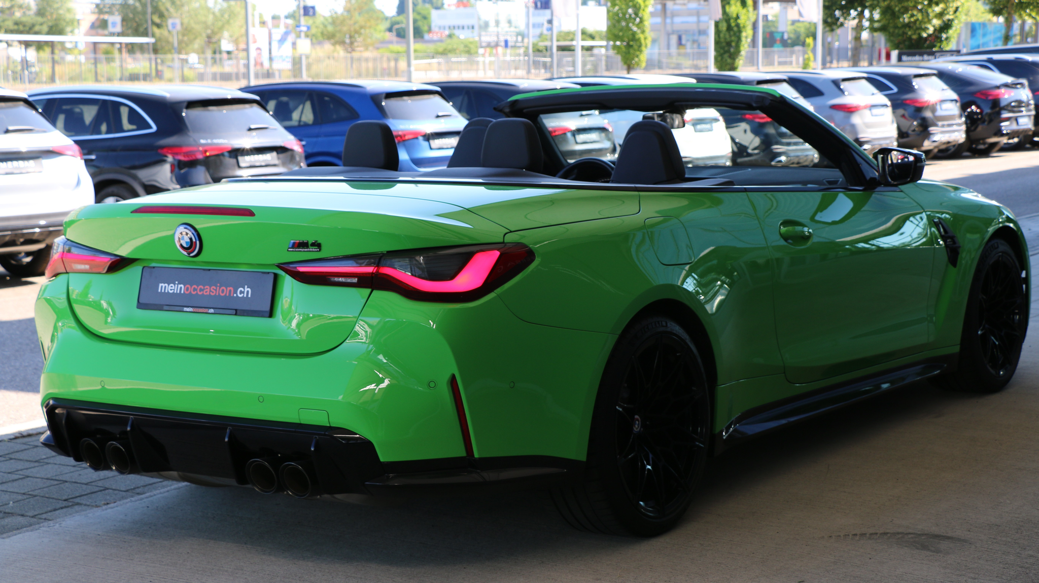 listing desktop thumbnail image 11