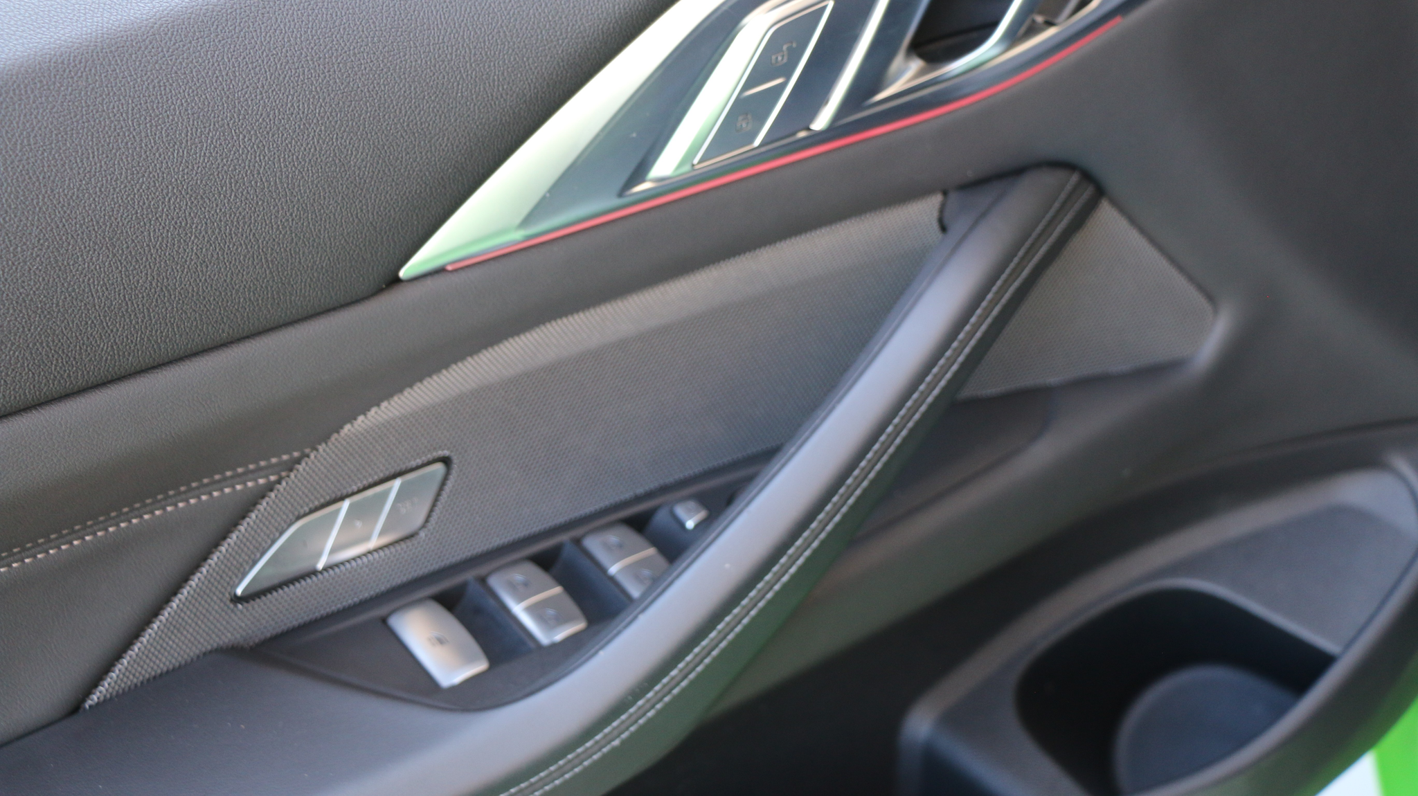 listing desktop thumbnail image 30