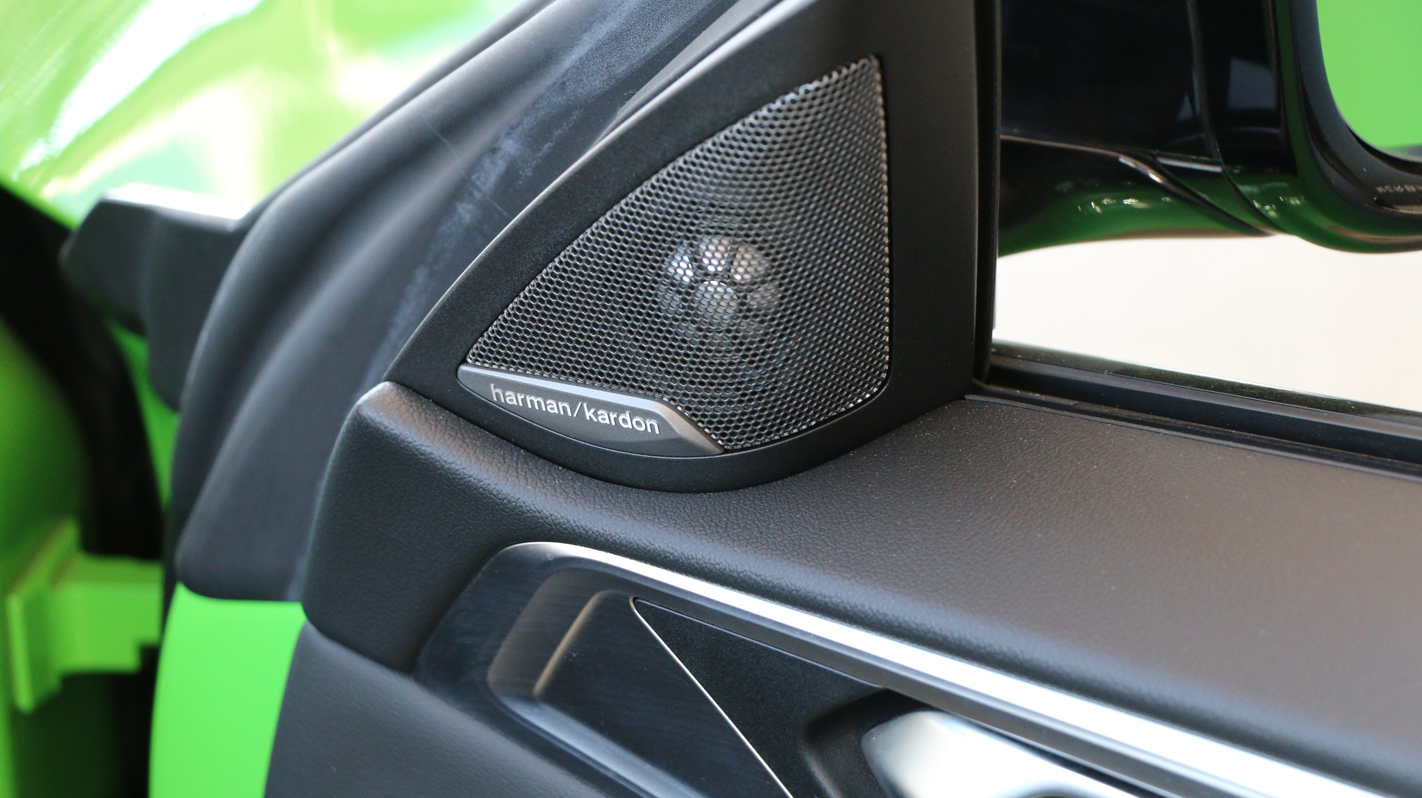 listing desktop thumbnail image 19