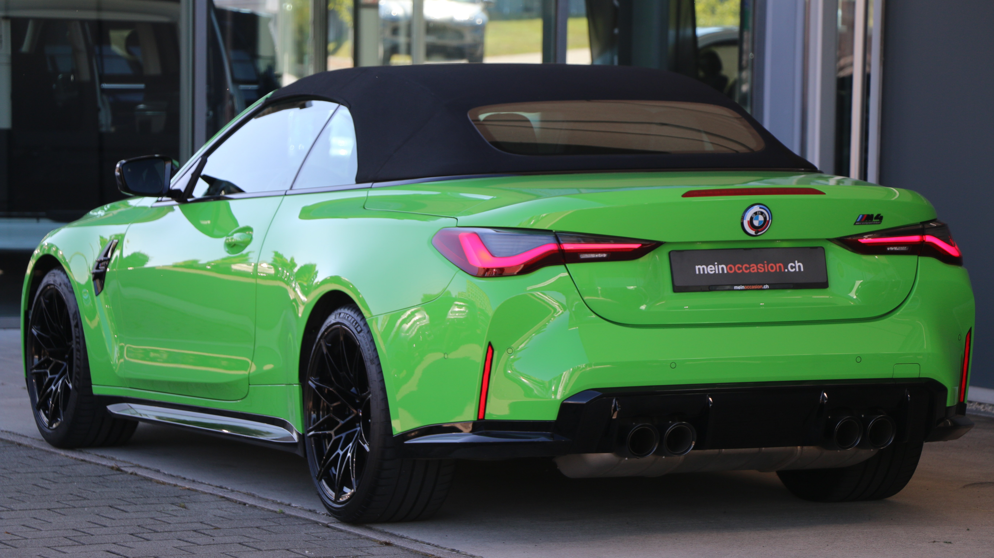 listing desktop thumbnail image 6