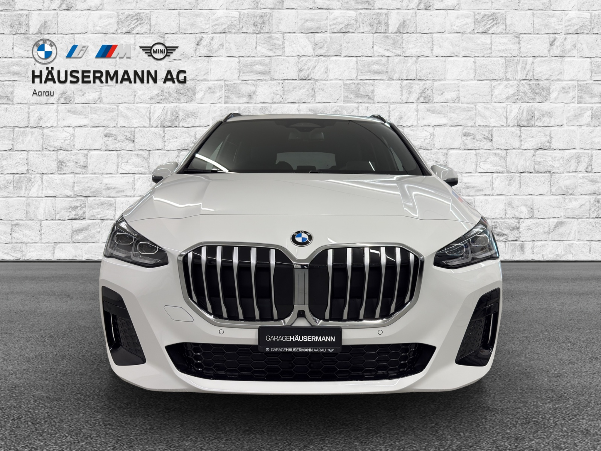 listing desktop thumbnail image 1