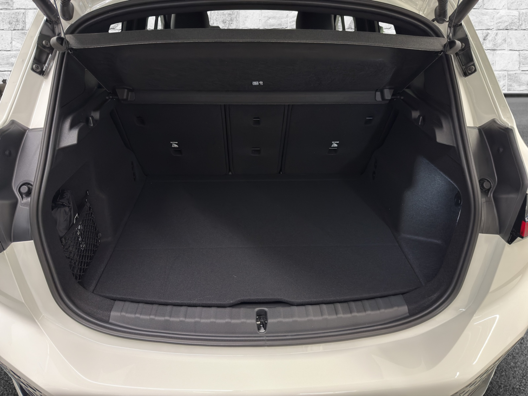 listing desktop thumbnail image 16