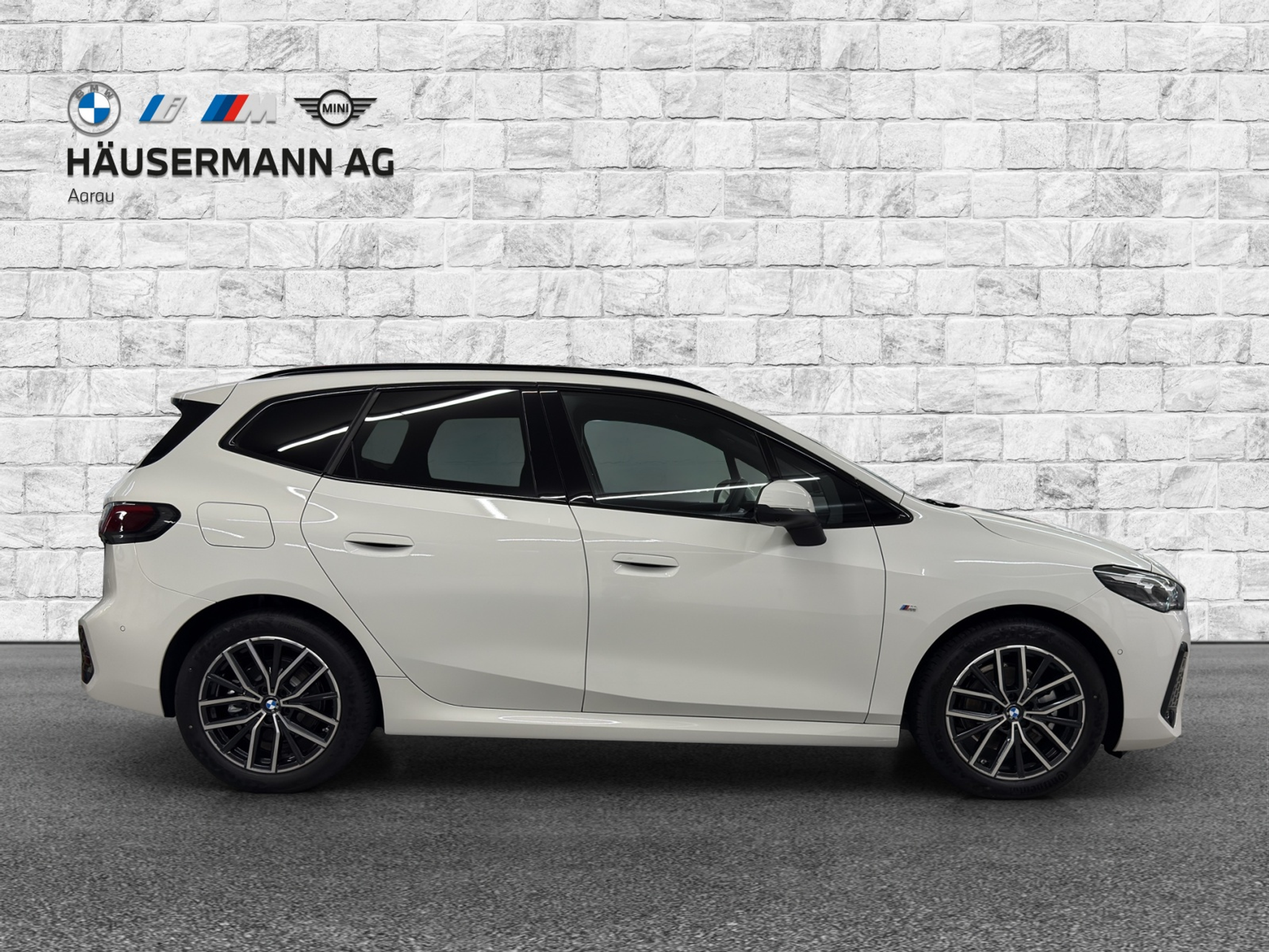 listing desktop thumbnail image 3