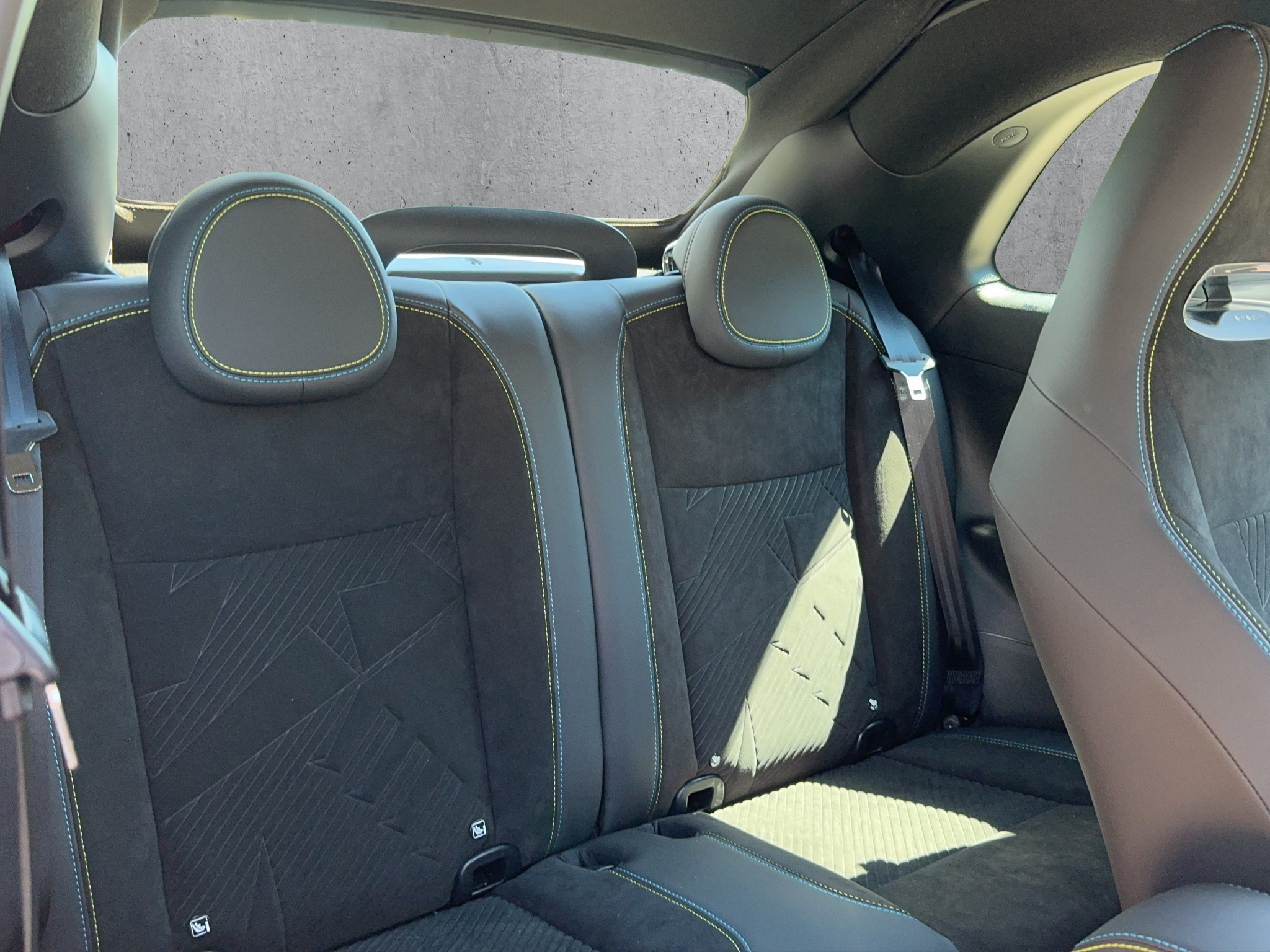 listing desktop thumbnail image 11