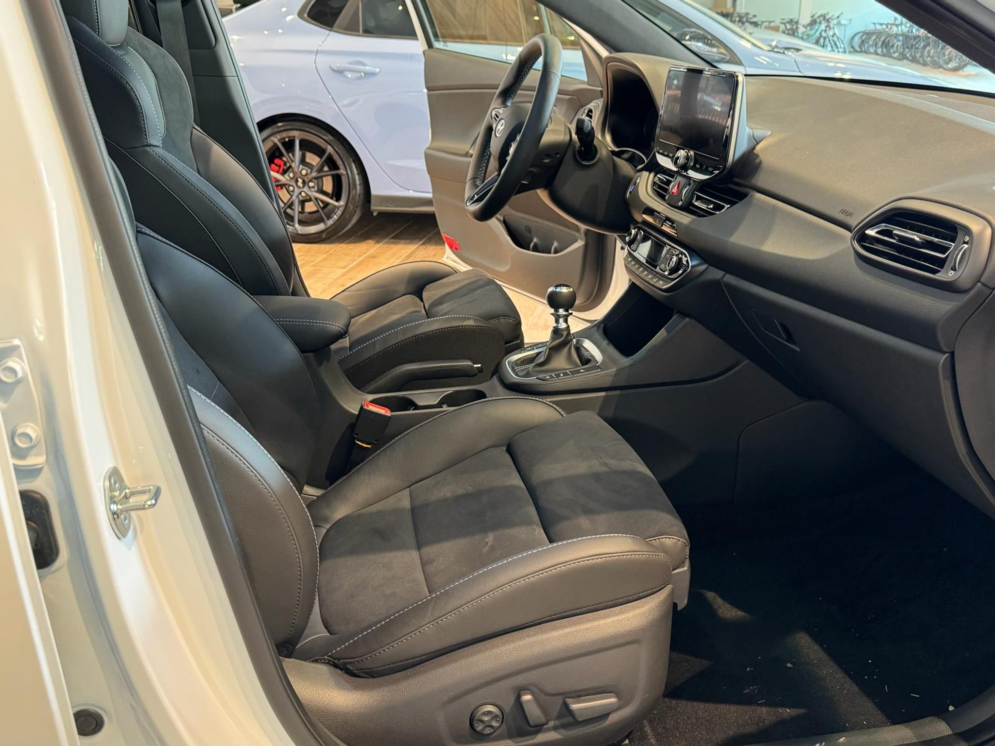 listing desktop thumbnail image 19