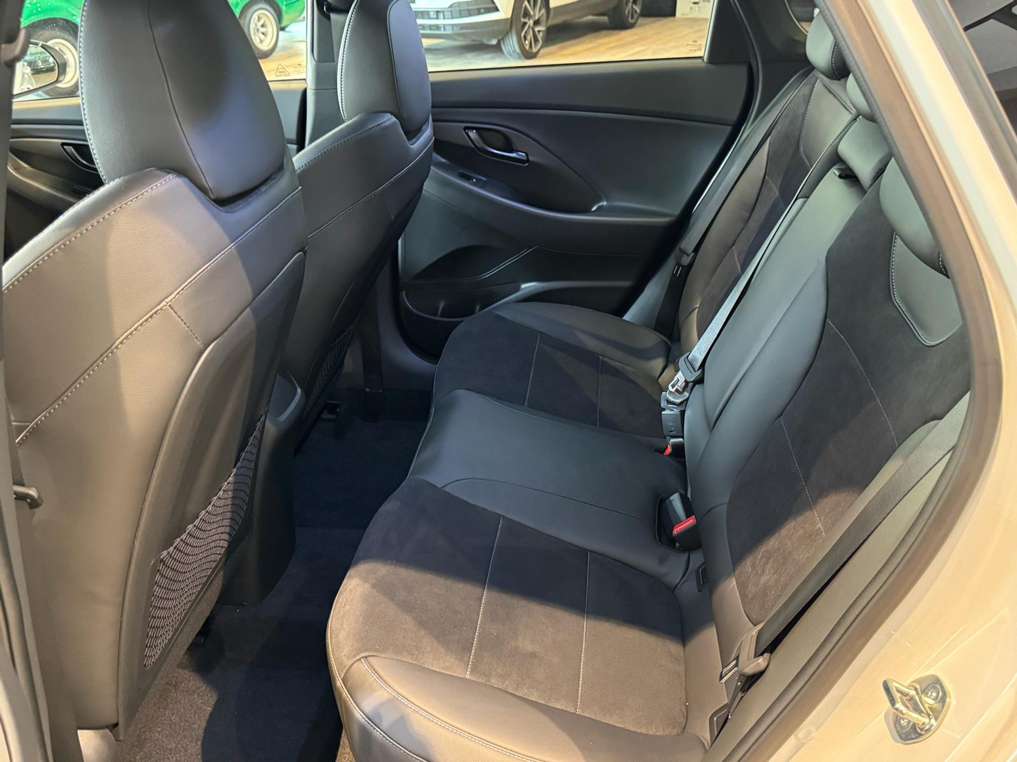 listing desktop thumbnail image 21