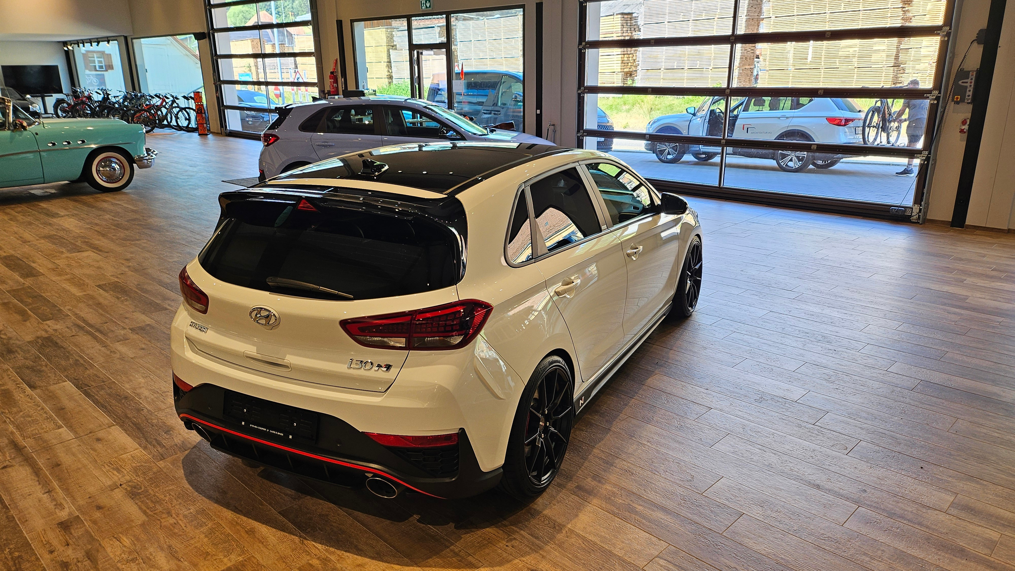 listing desktop thumbnail image 9