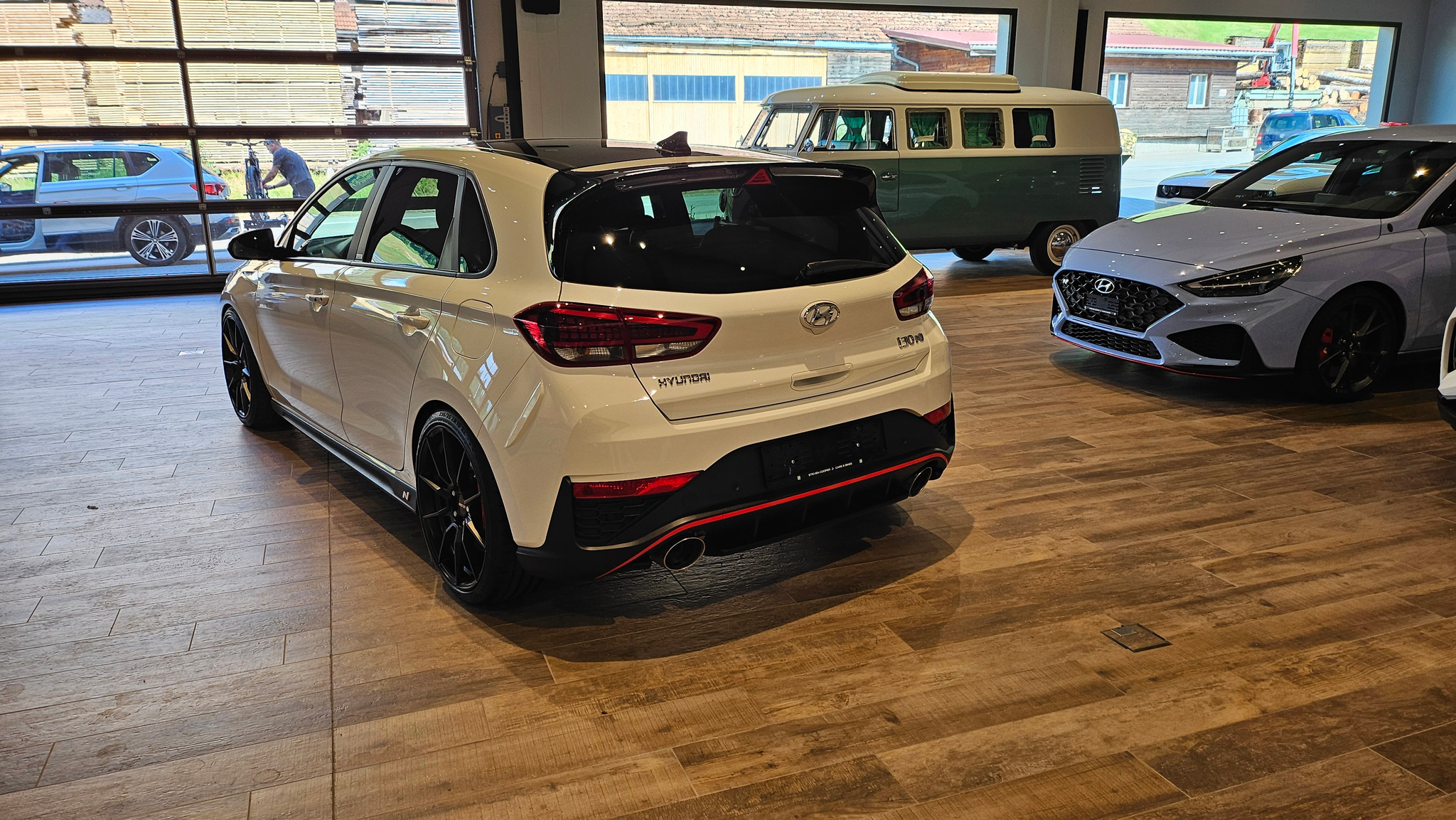 listing desktop thumbnail image 12