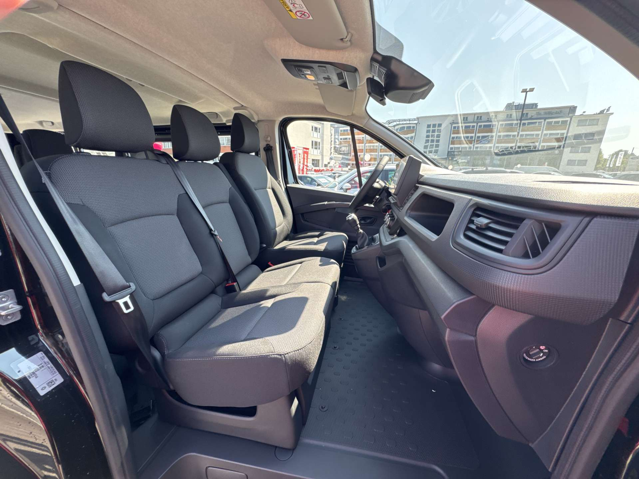 listing desktop thumbnail image 12