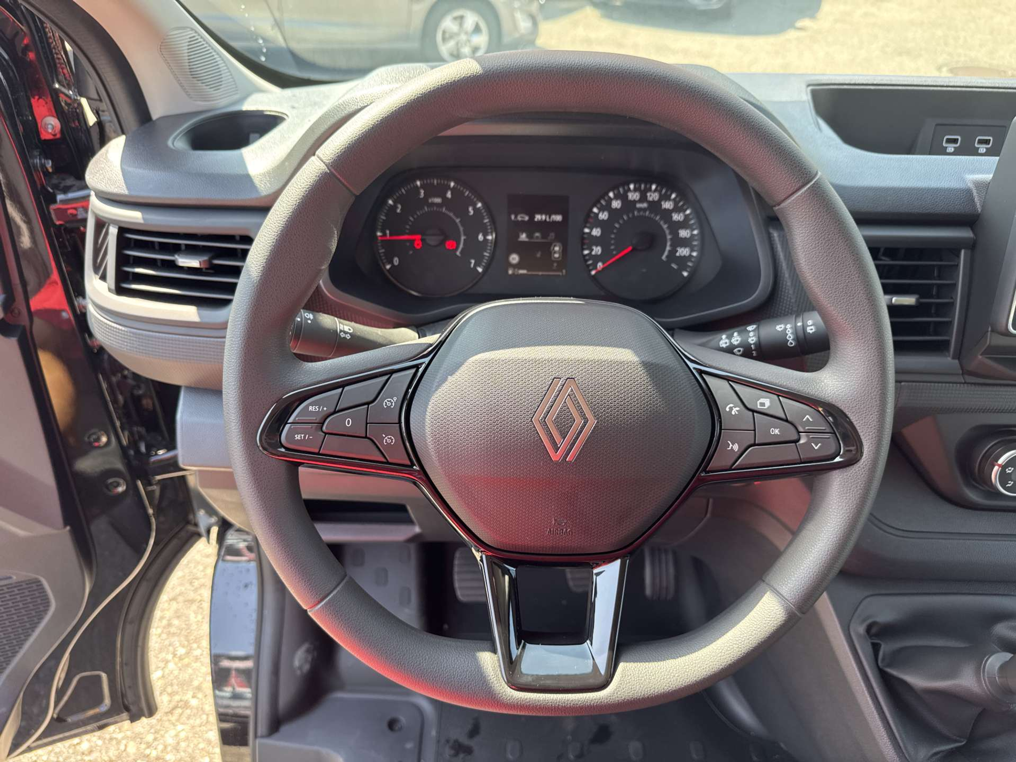 listing desktop thumbnail image 15