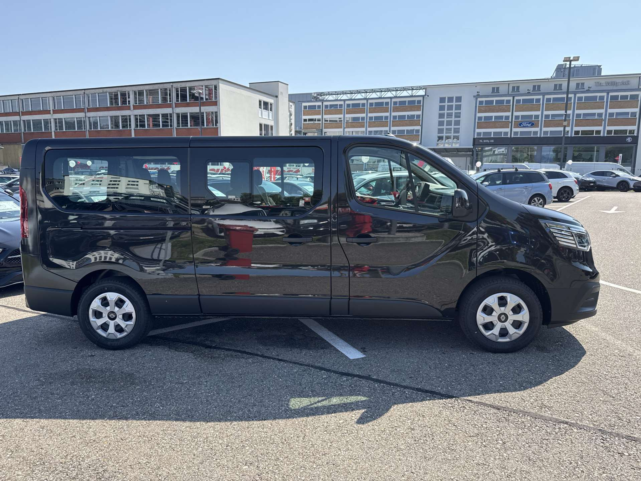 listing desktop thumbnail image 10