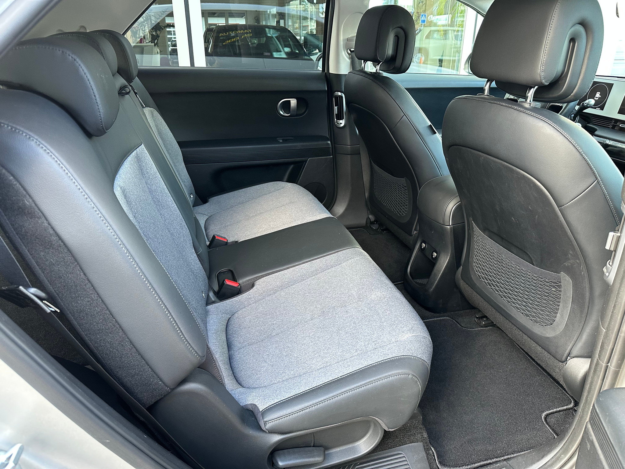 listing desktop thumbnail image 8