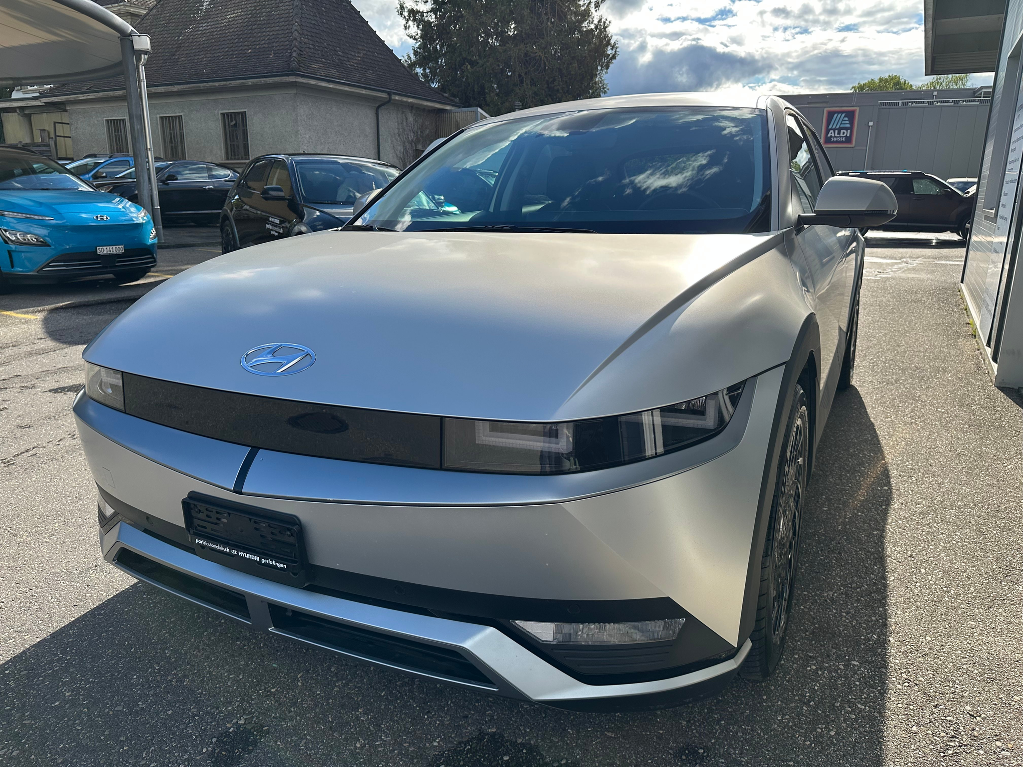 listing desktop thumbnail image 15