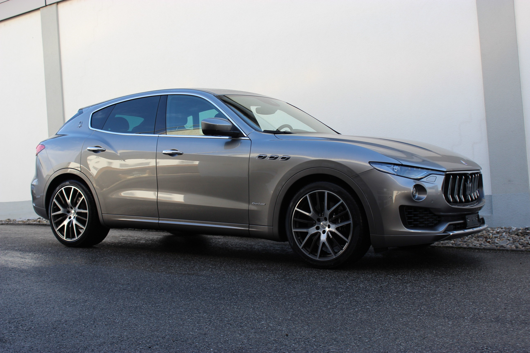 listing desktop thumbnail image 5