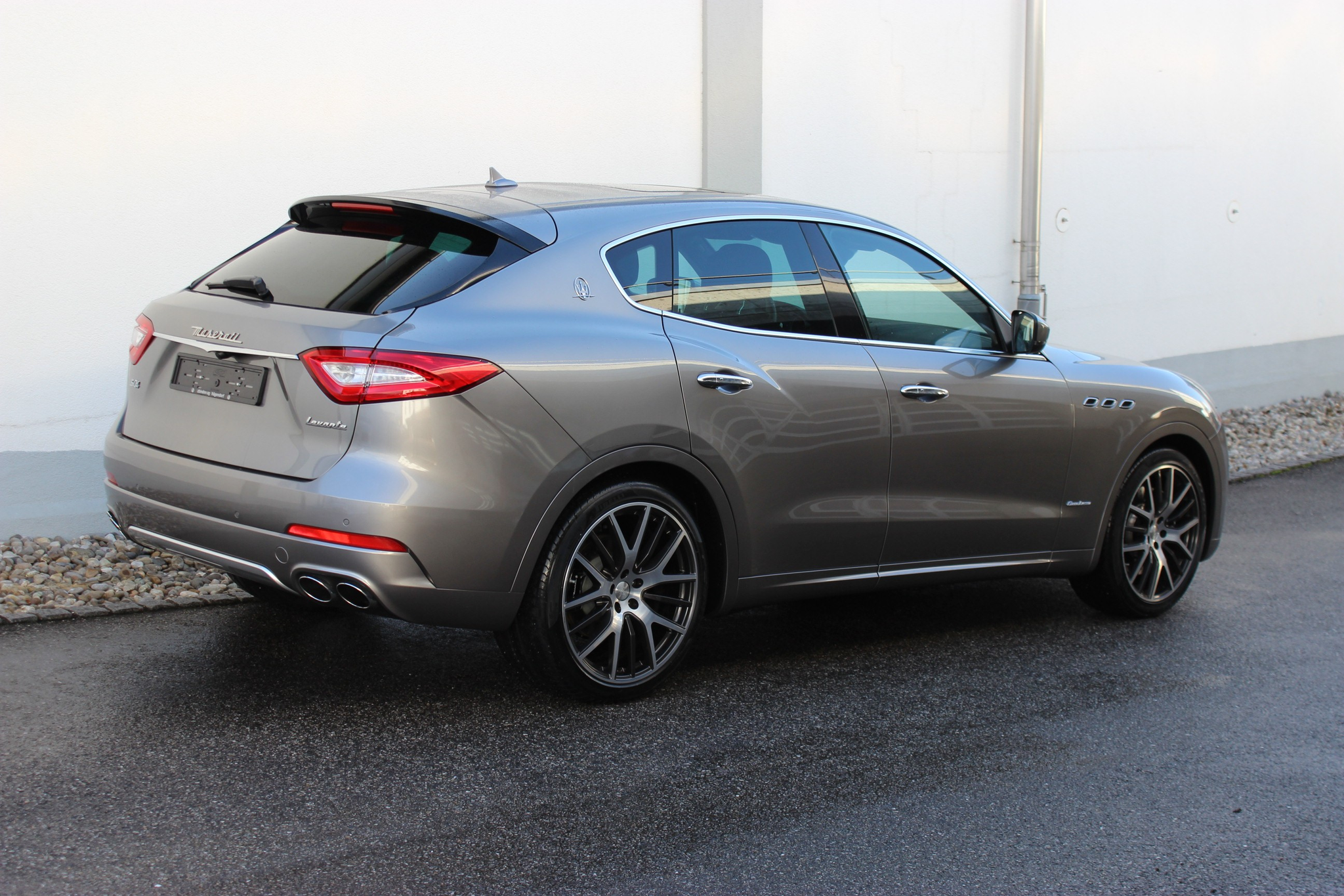 listing desktop thumbnail image 4