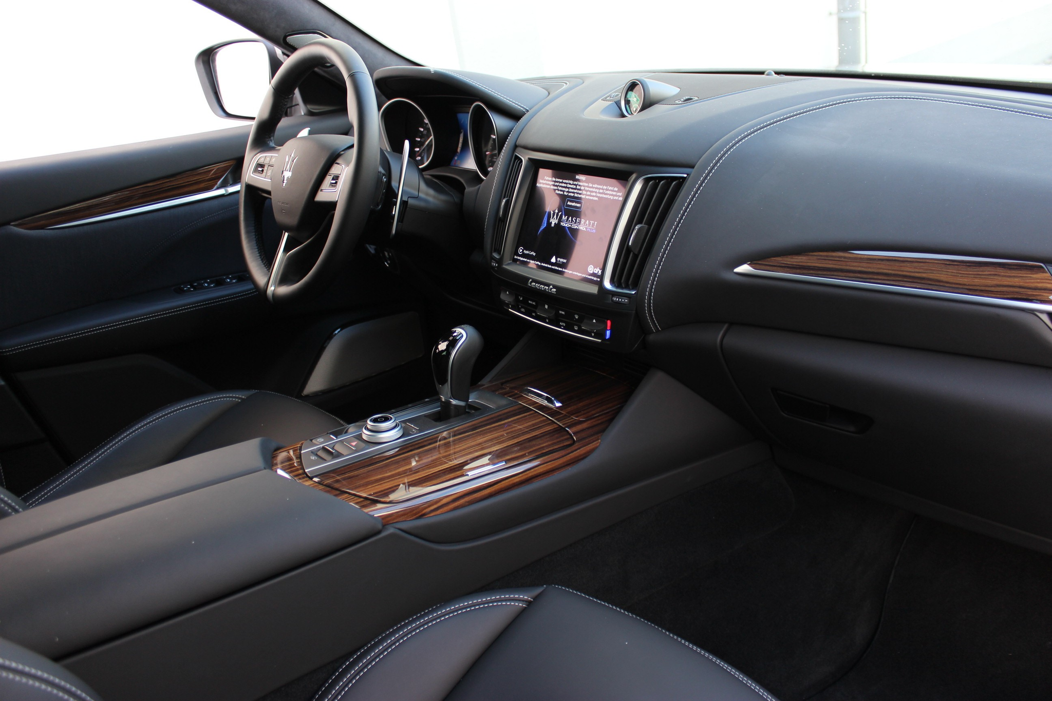 listing desktop thumbnail image 1