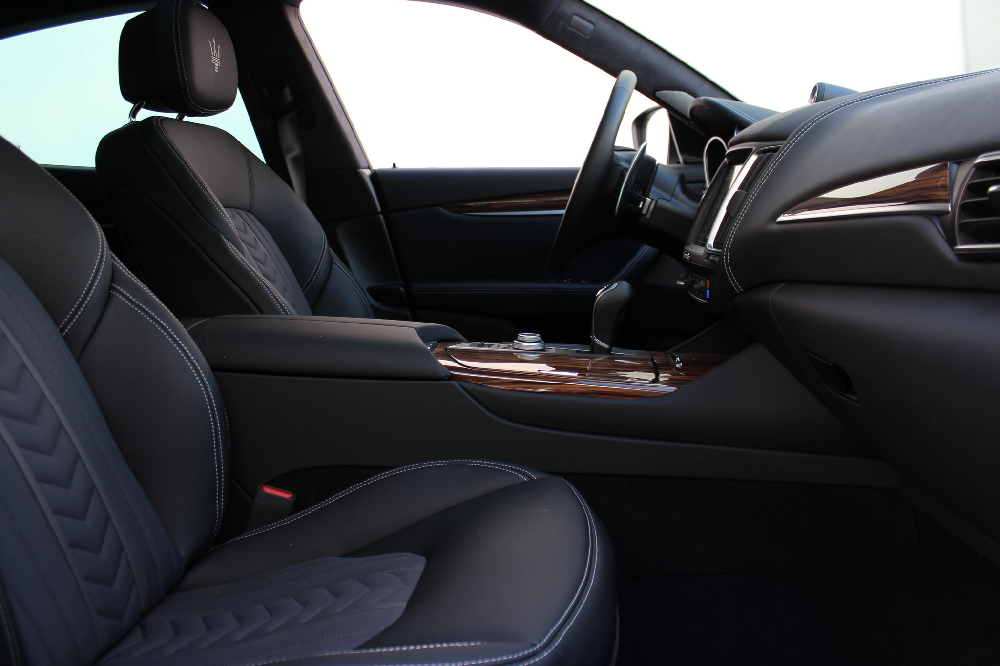 listing desktop thumbnail image 3