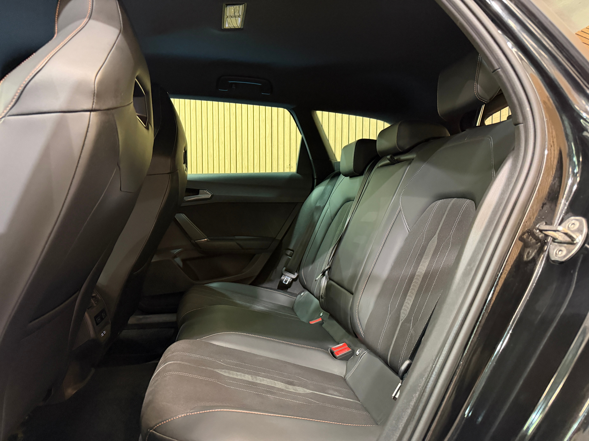 listing desktop thumbnail image 17