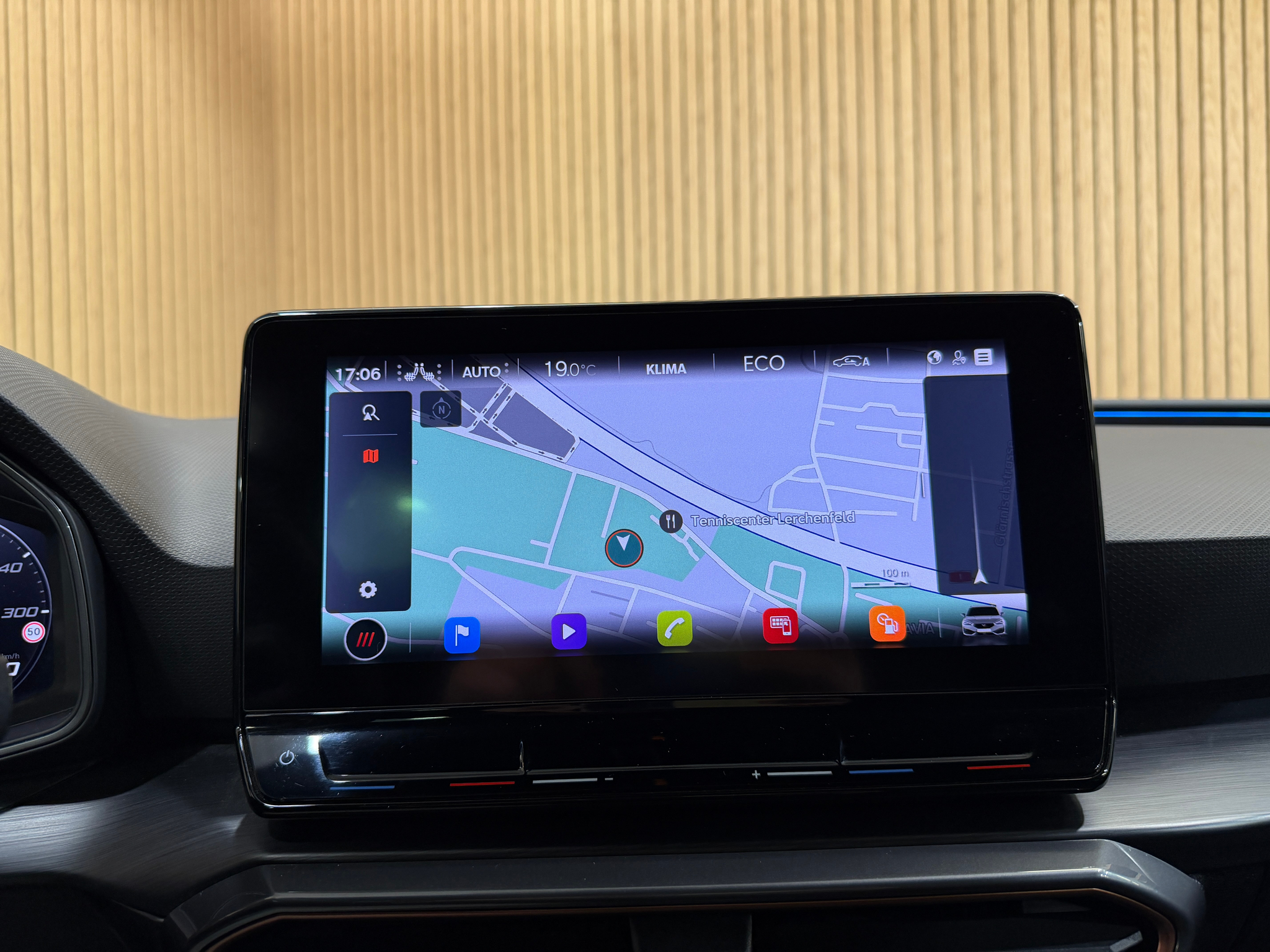 listing desktop thumbnail image 10