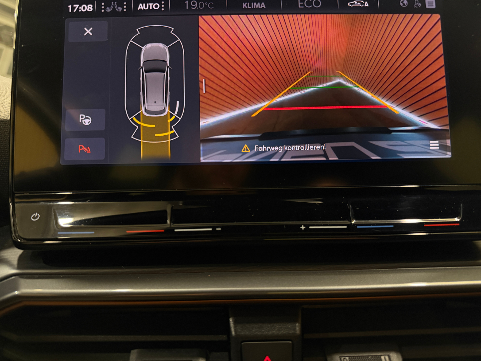 listing desktop thumbnail image 15