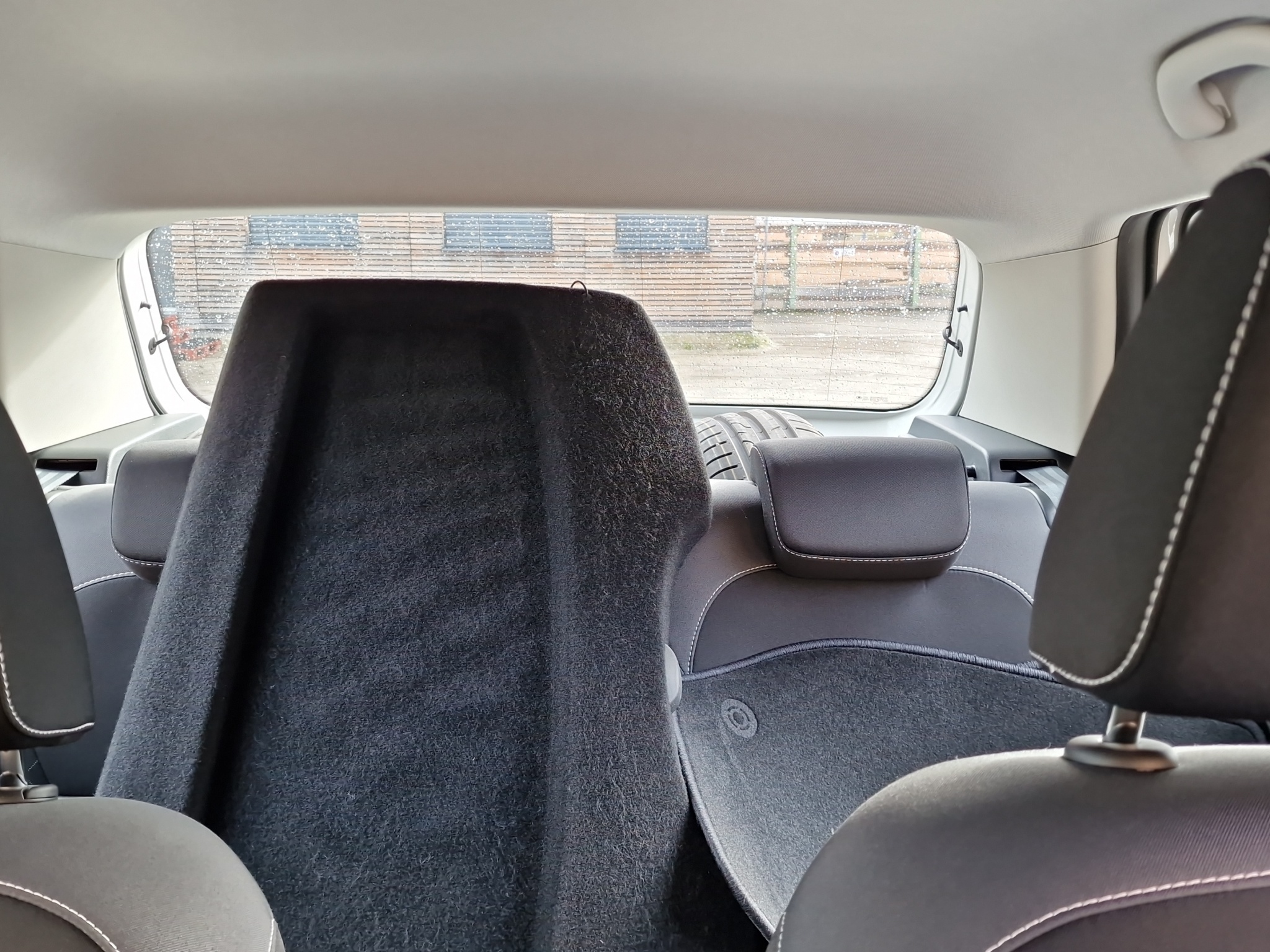 listing desktop thumbnail image 10