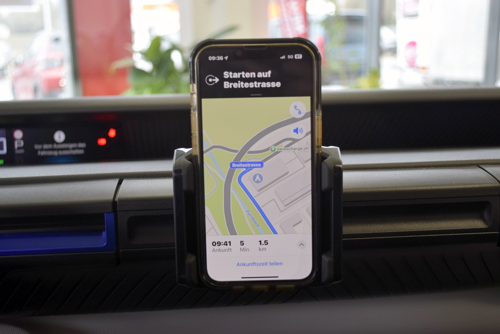 listing desktop thumbnail image 9