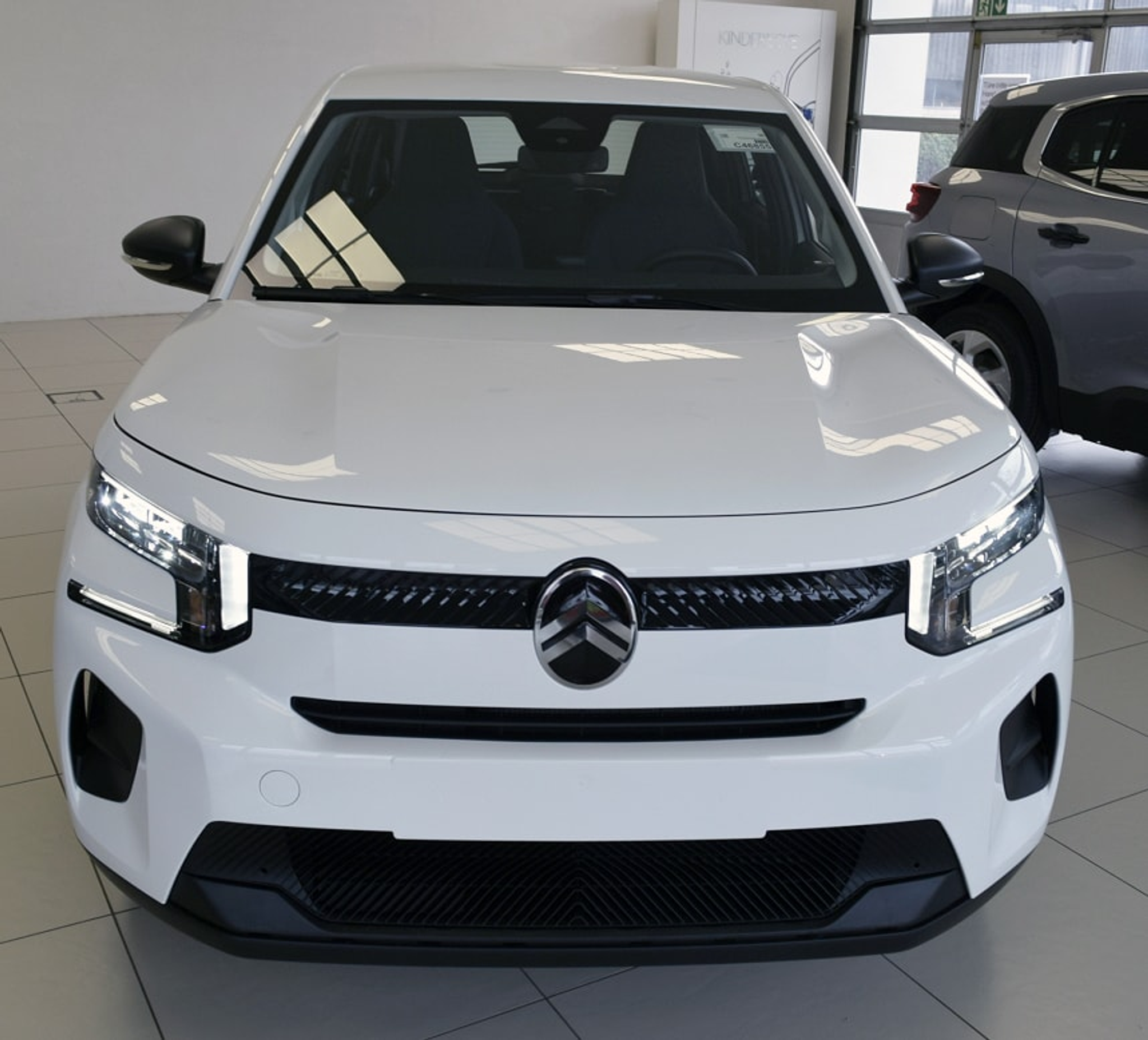 listing desktop thumbnail image 2