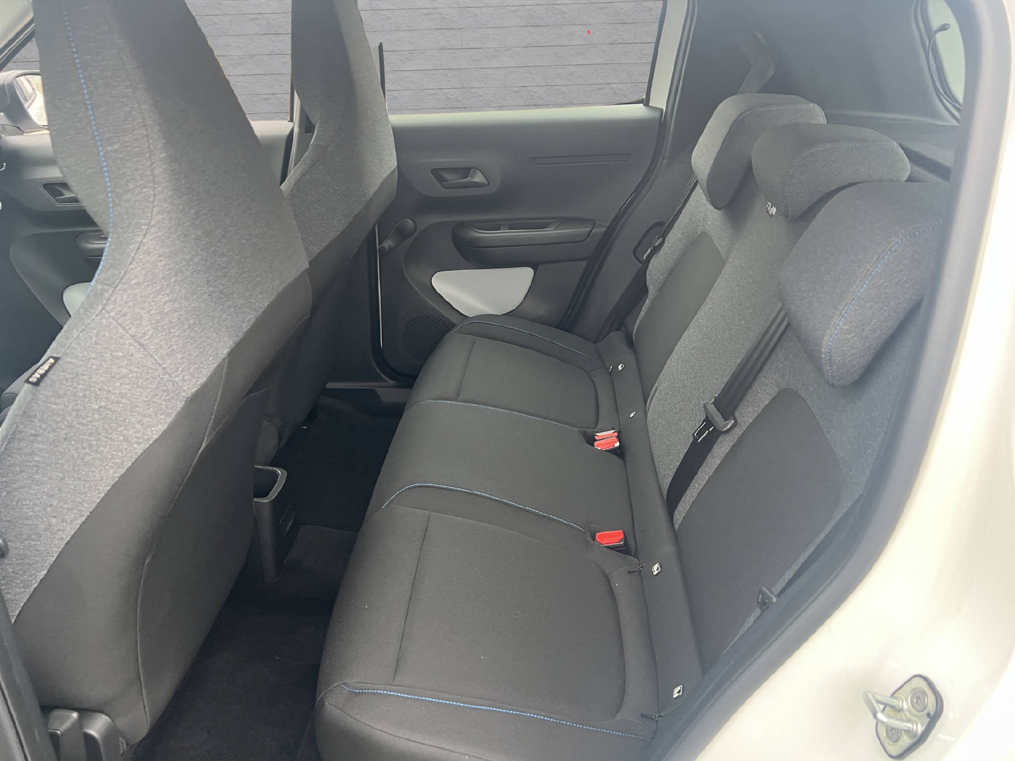 listing desktop thumbnail image 12