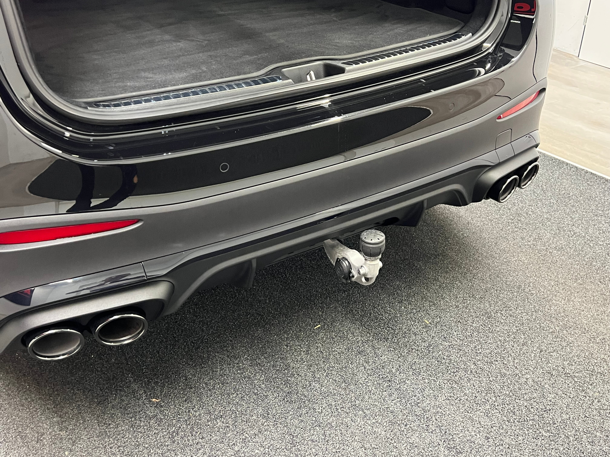 listing desktop thumbnail image 9