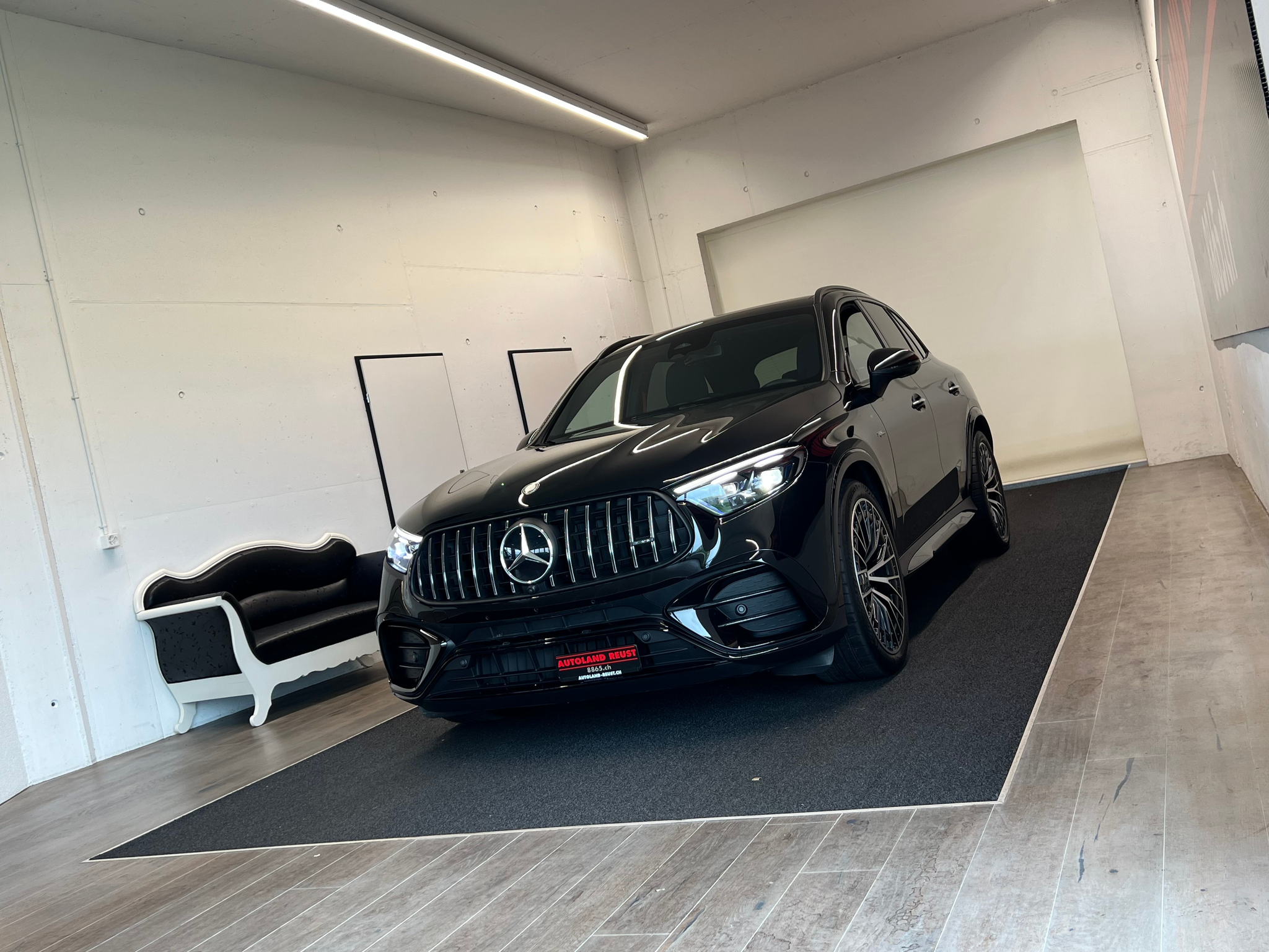 listing desktop thumbnail image 2