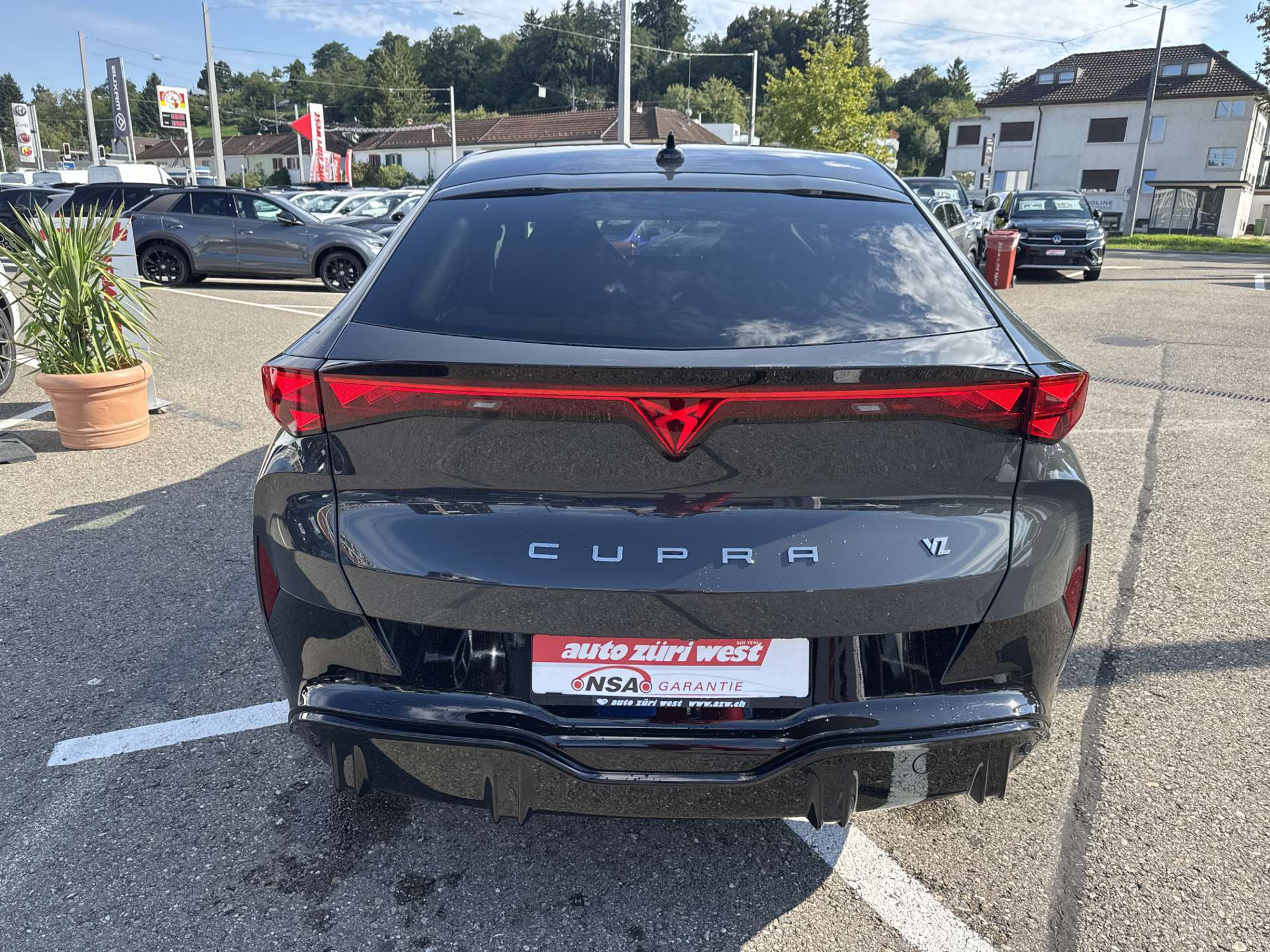 listing desktop thumbnail image 14