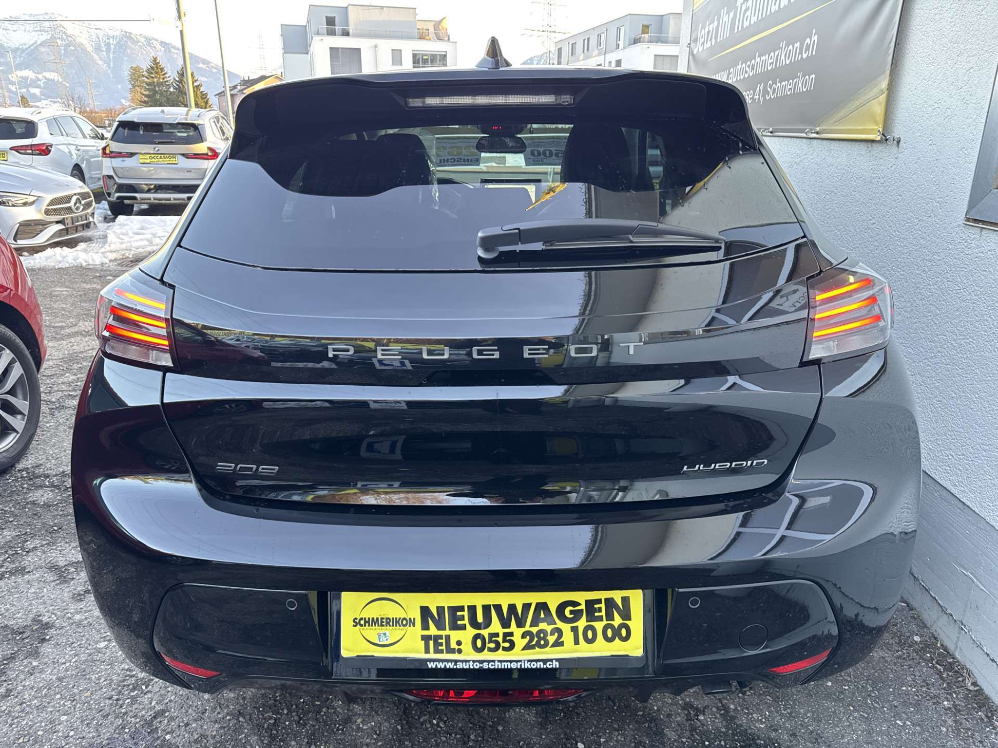 listing desktop thumbnail image 3