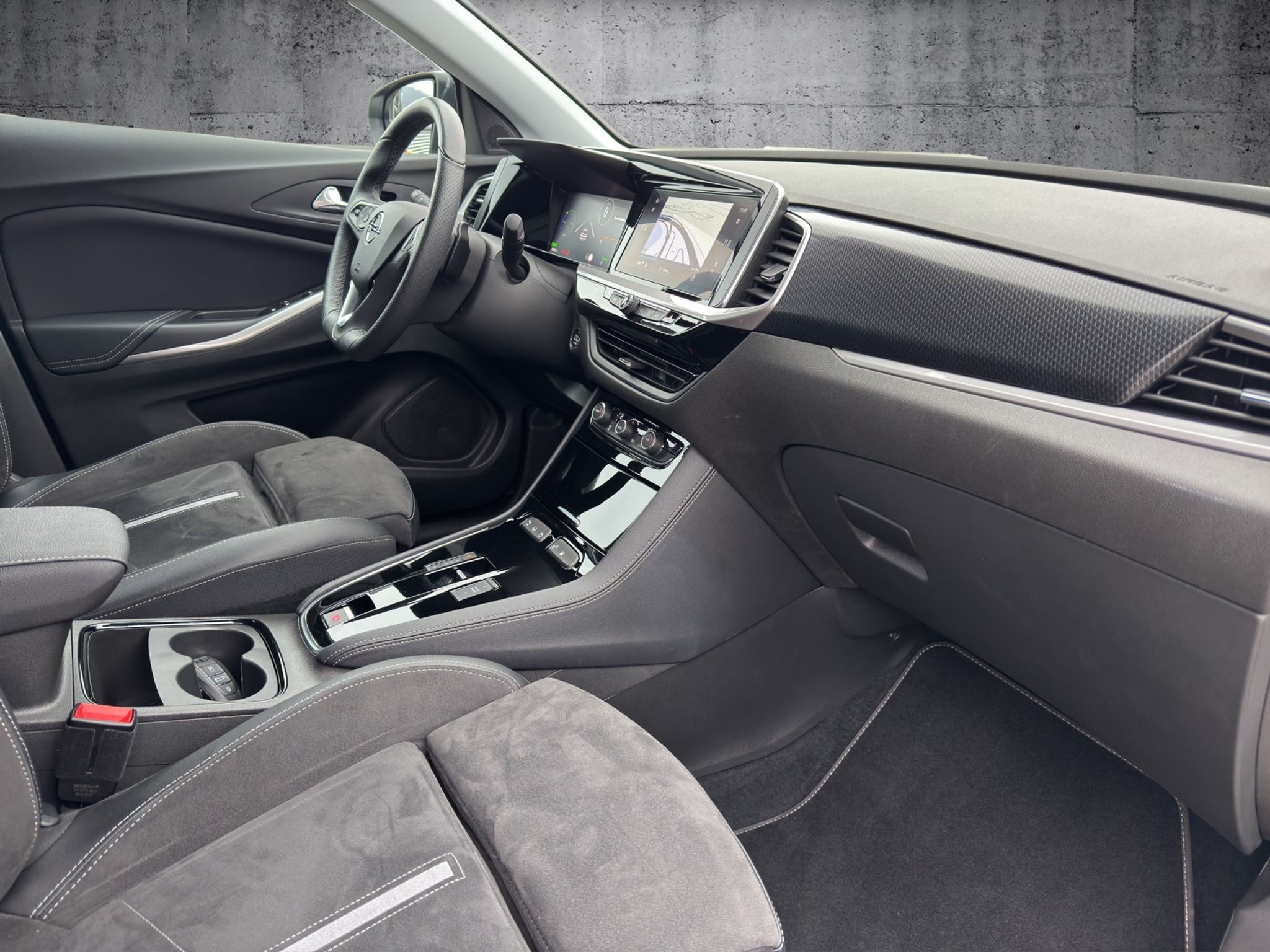 listing desktop thumbnail image 2