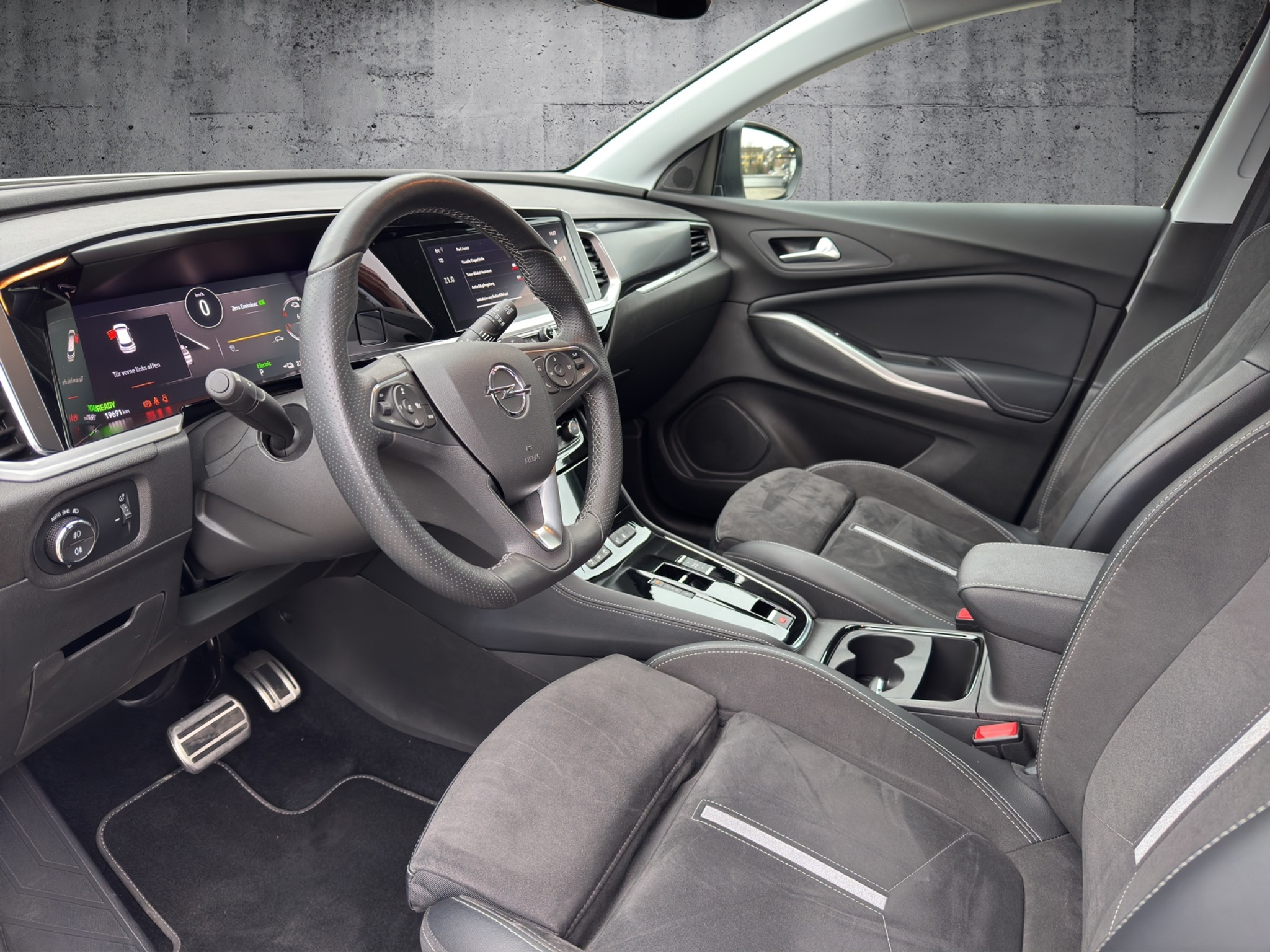 listing desktop thumbnail image 1