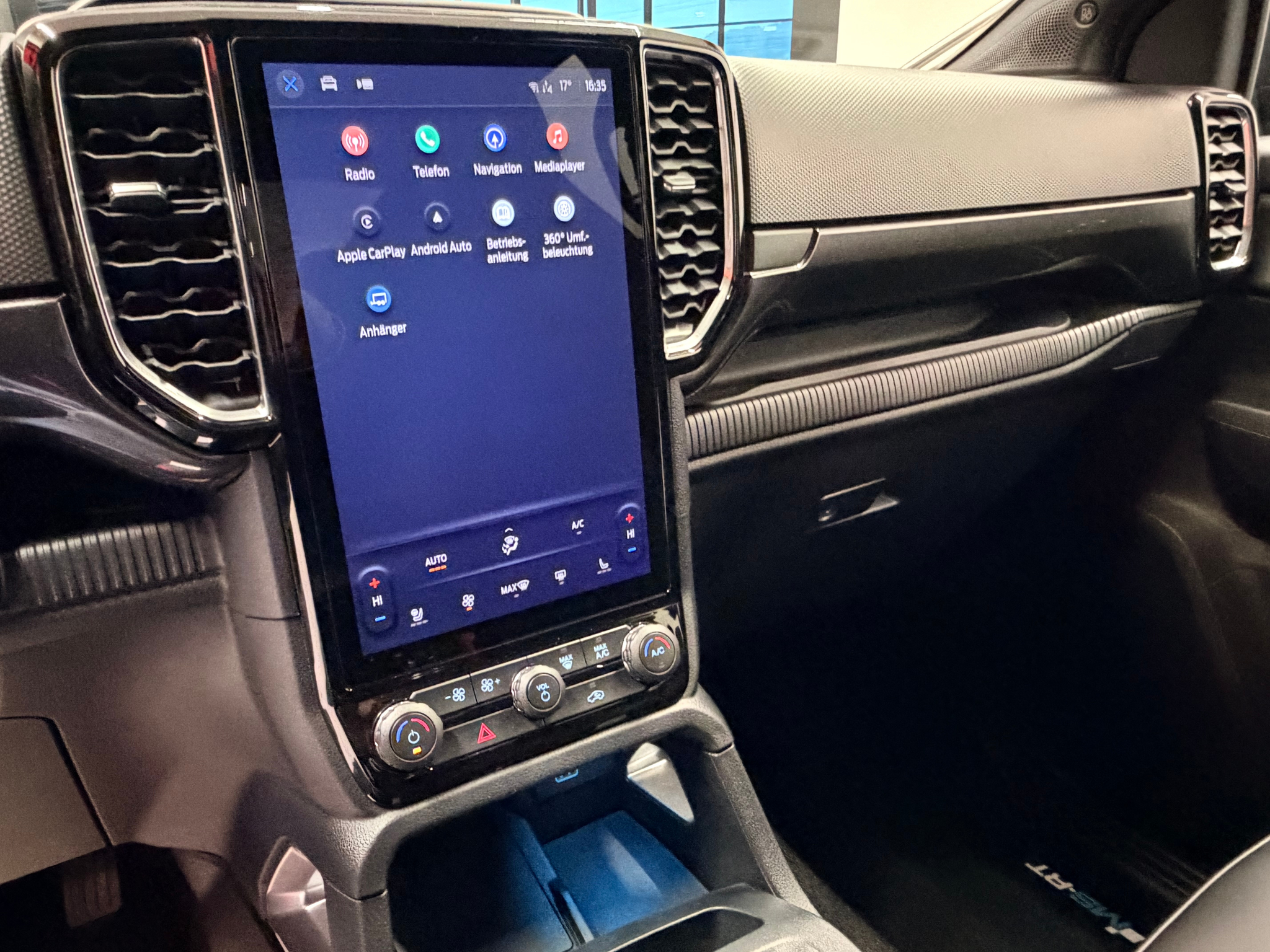 listing desktop thumbnail image 24