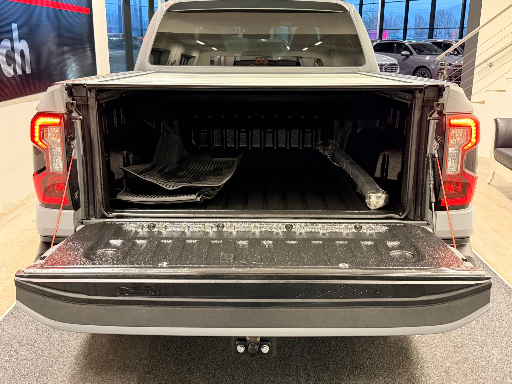 listing desktop thumbnail image 12