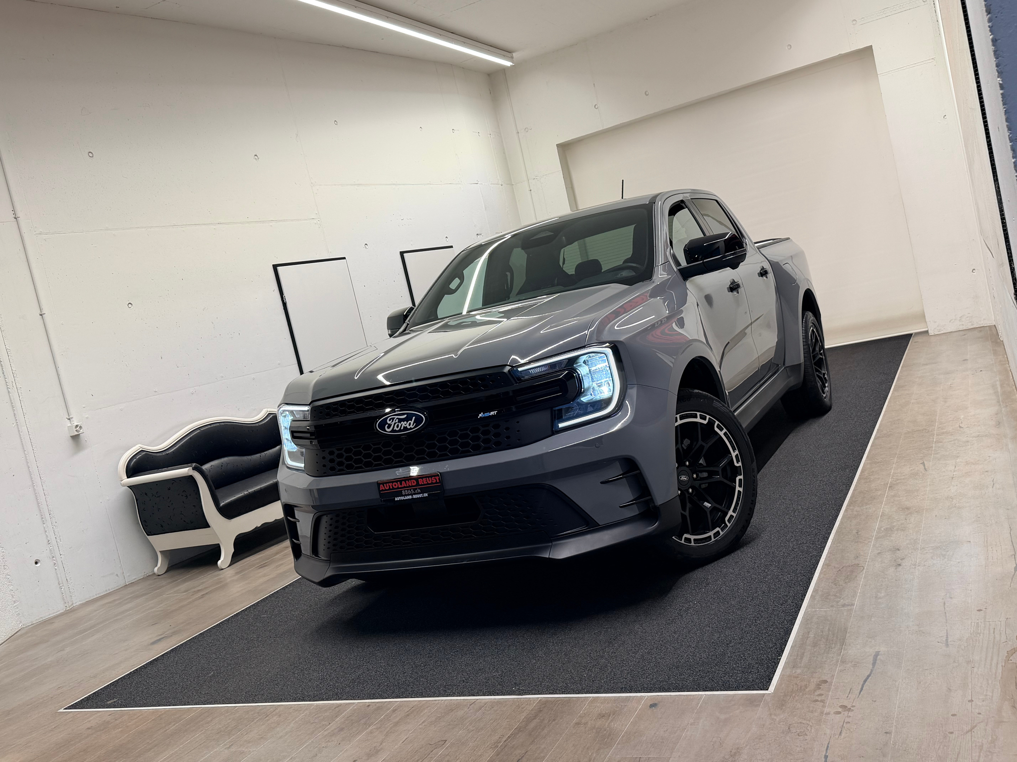 listing desktop thumbnail image 4