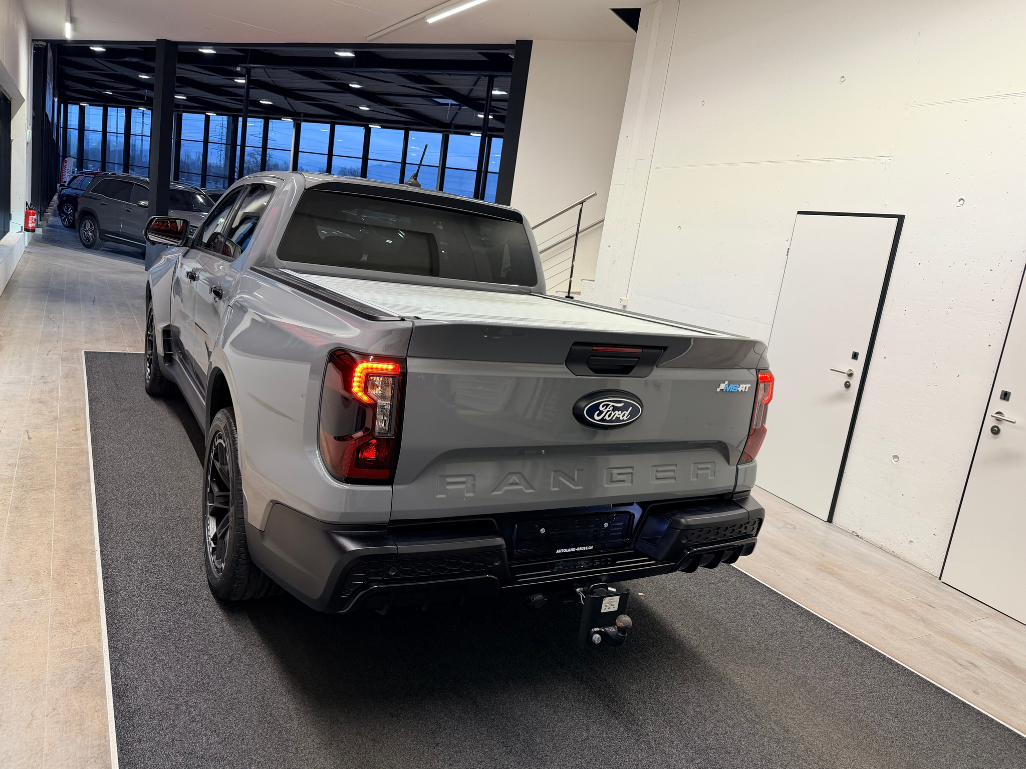 listing desktop thumbnail image 9