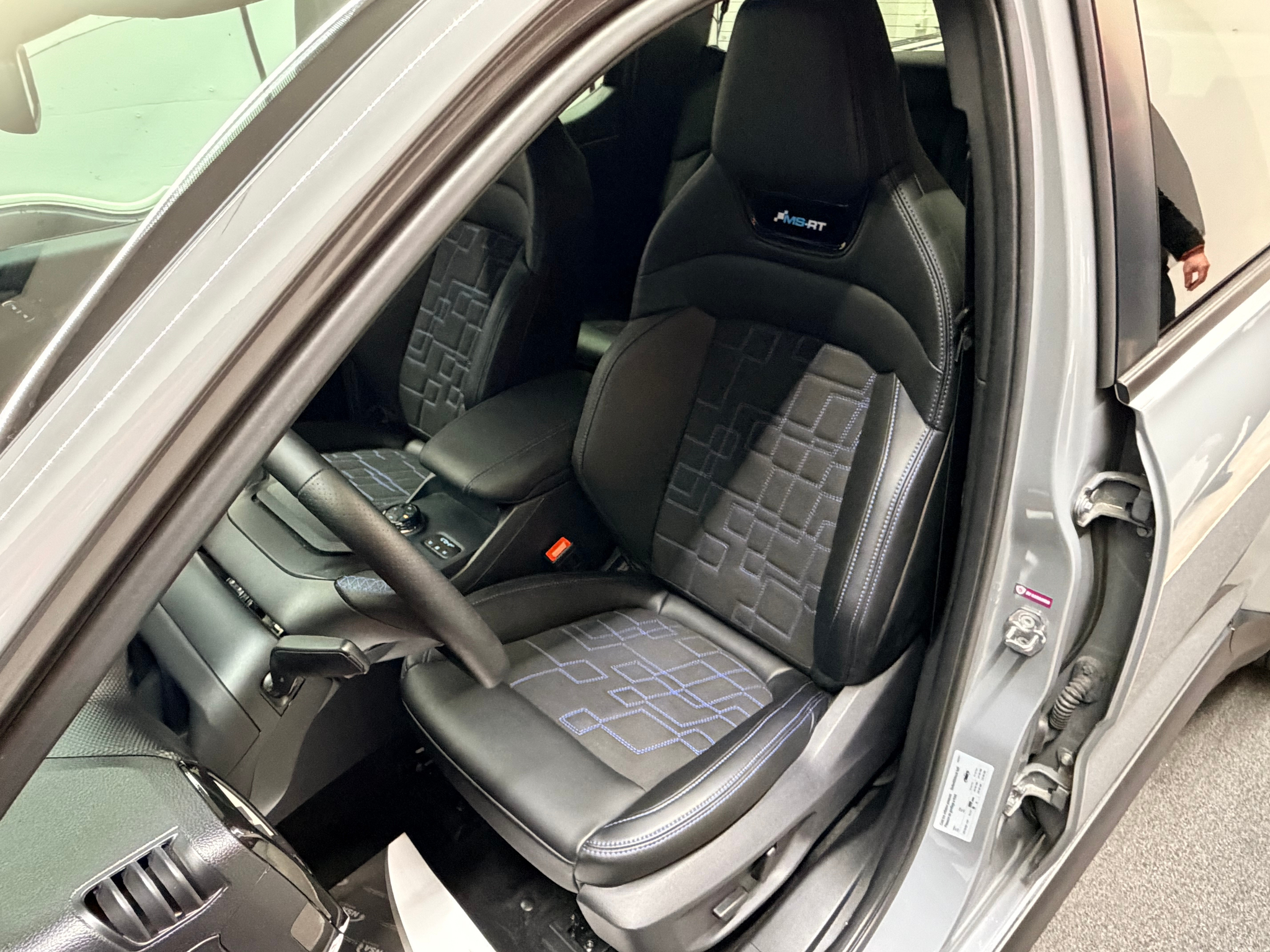 listing desktop thumbnail image 16