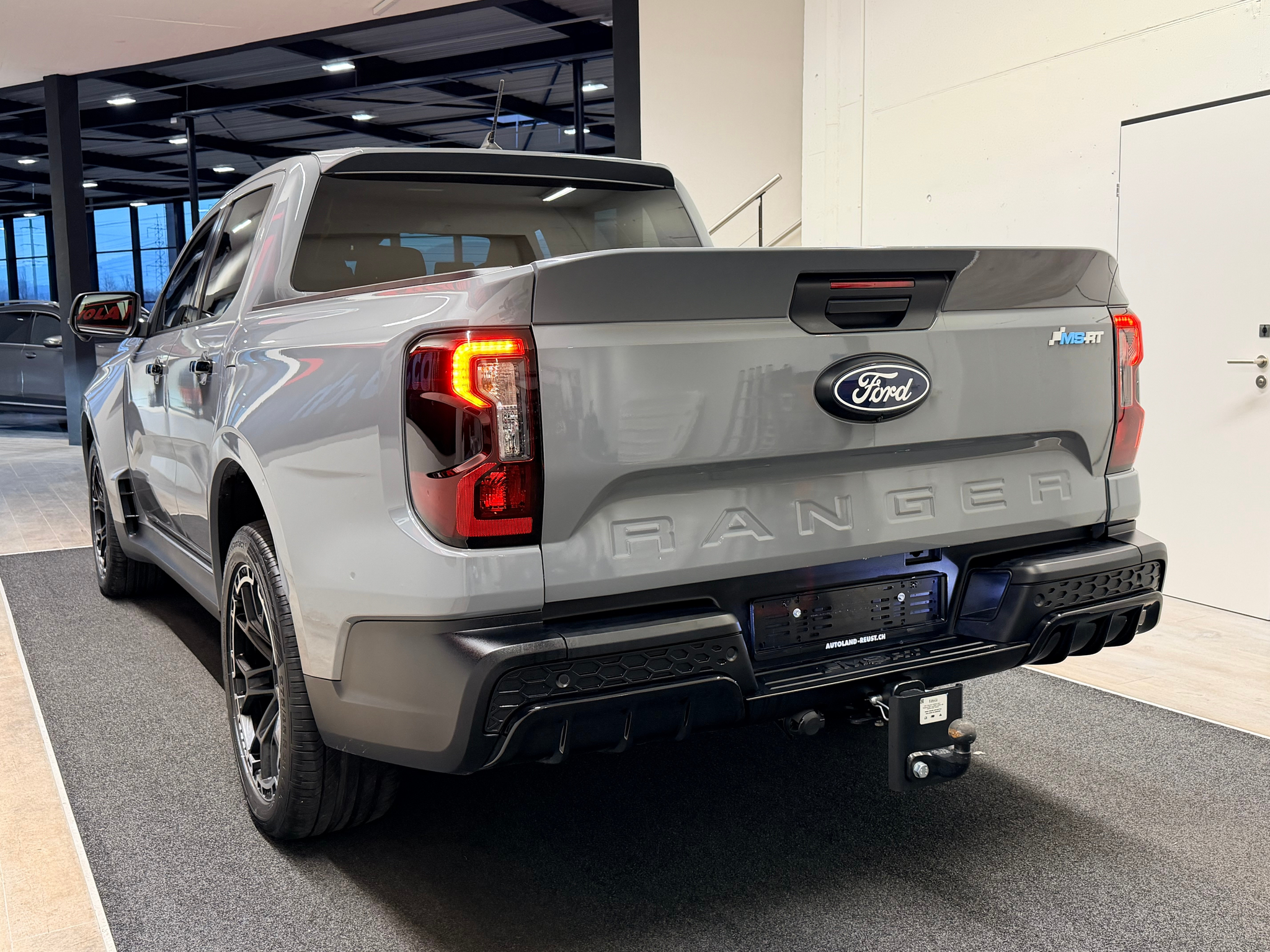 listing desktop thumbnail image 10