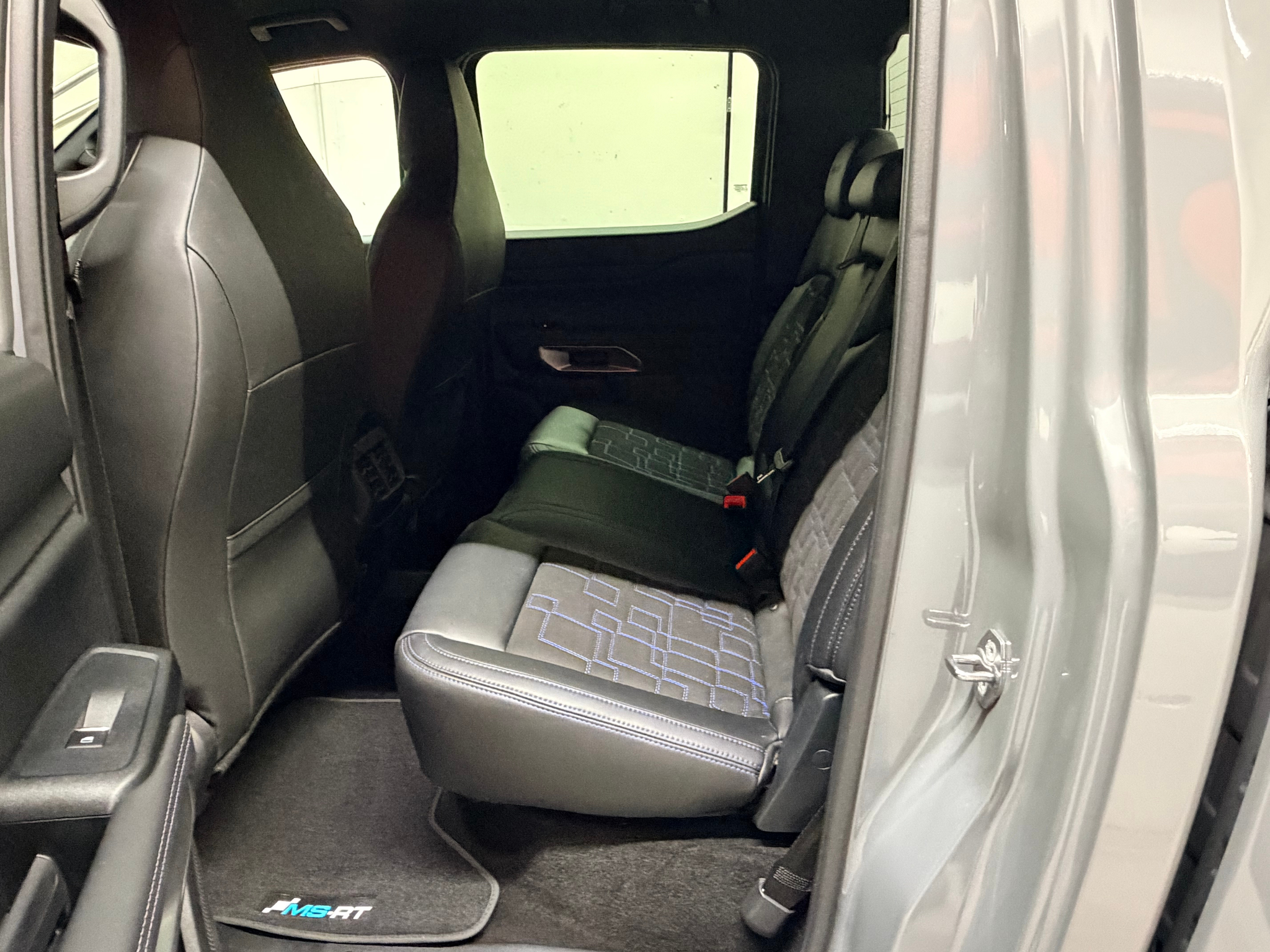 listing desktop thumbnail image 17