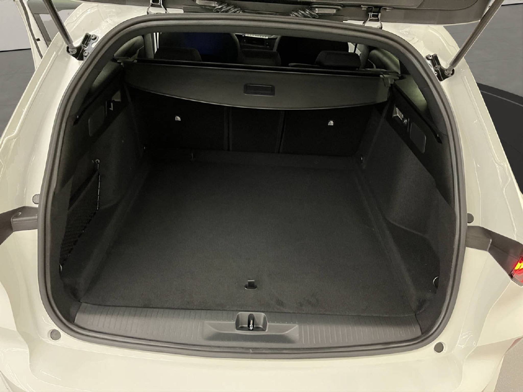 listing desktop thumbnail image 12