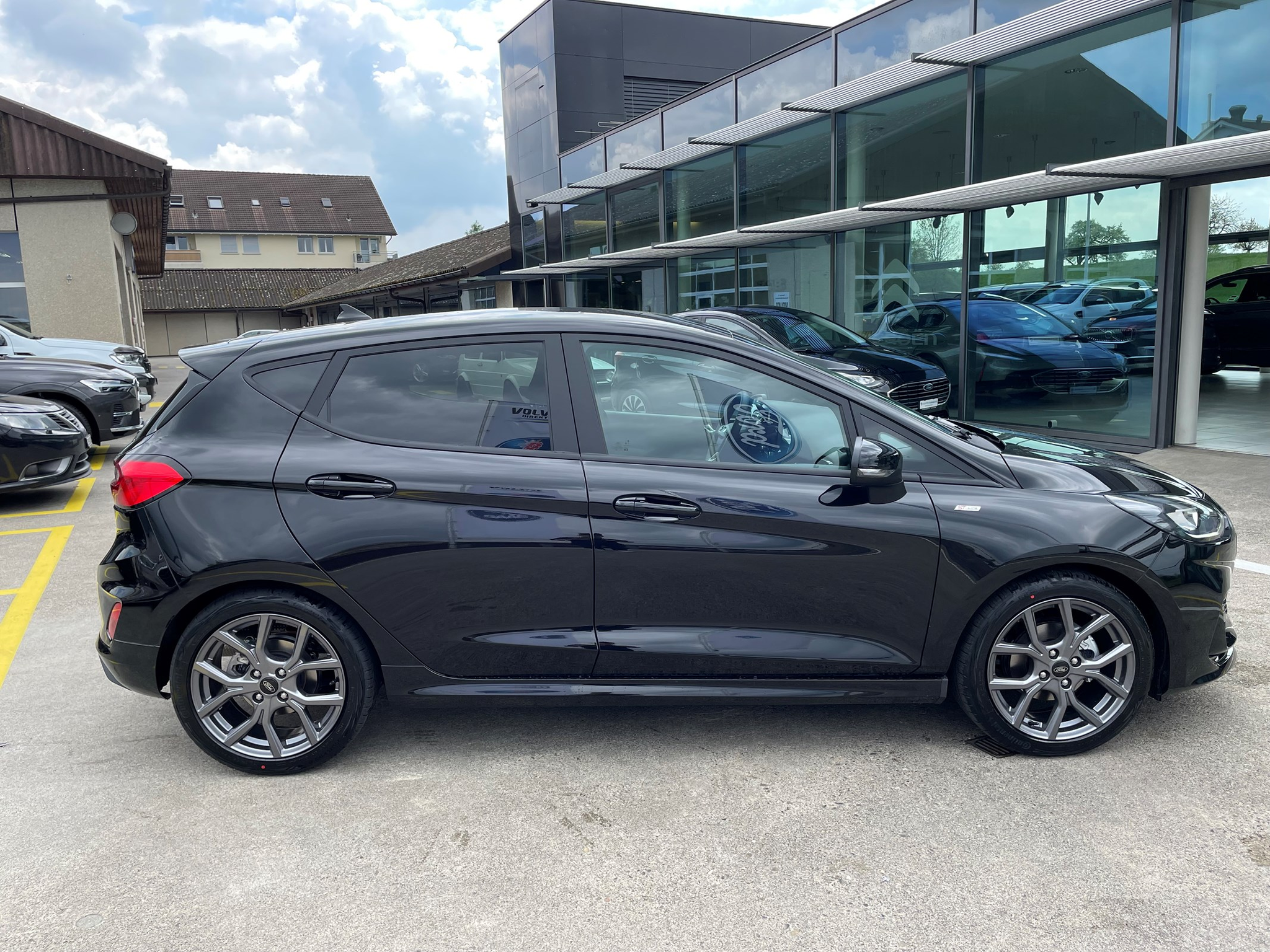 listing desktop thumbnail image 8